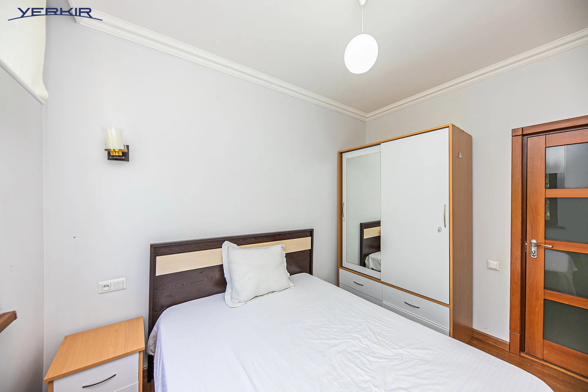 Բնակարաններ Կոդ` 5+118135