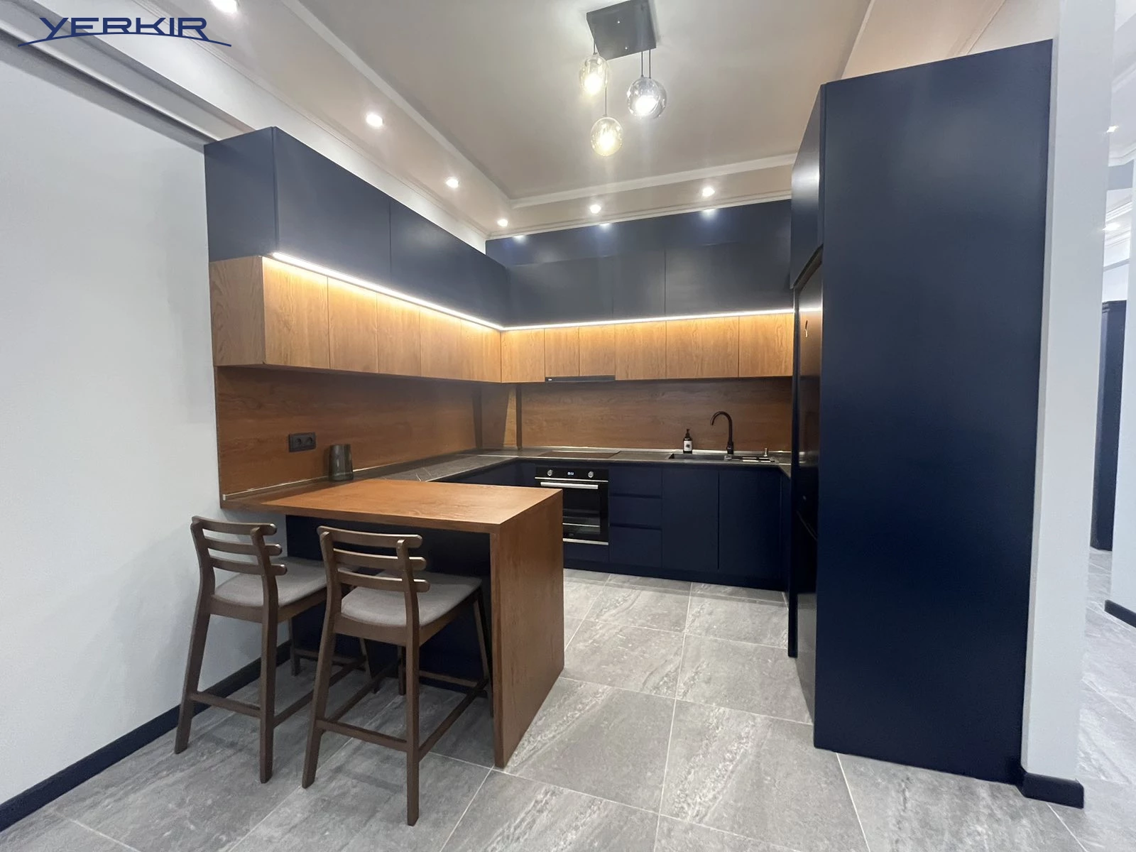 Apartments Code: 5+2400348