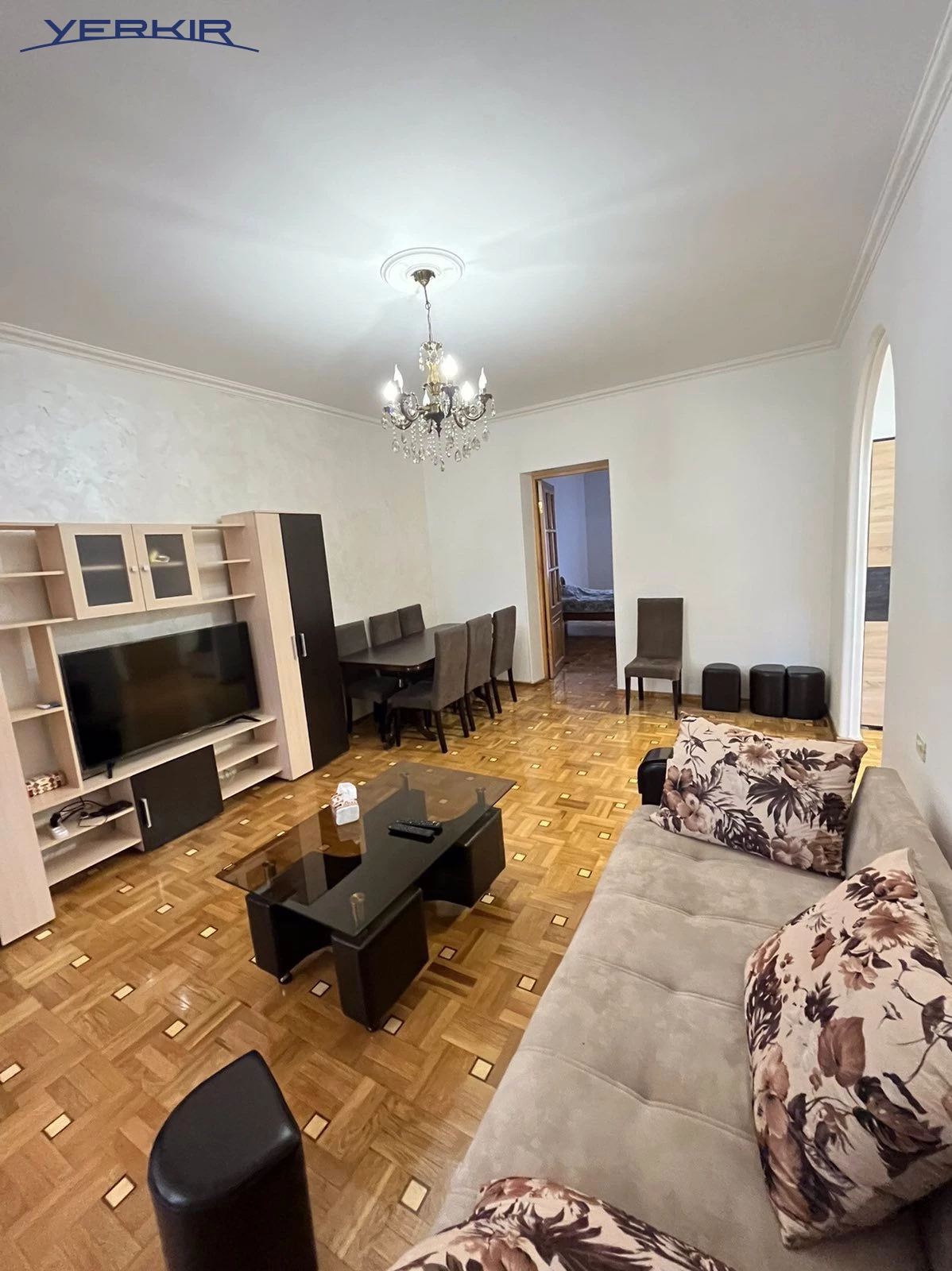 Բնակարաններ Կոդ` 8+217401