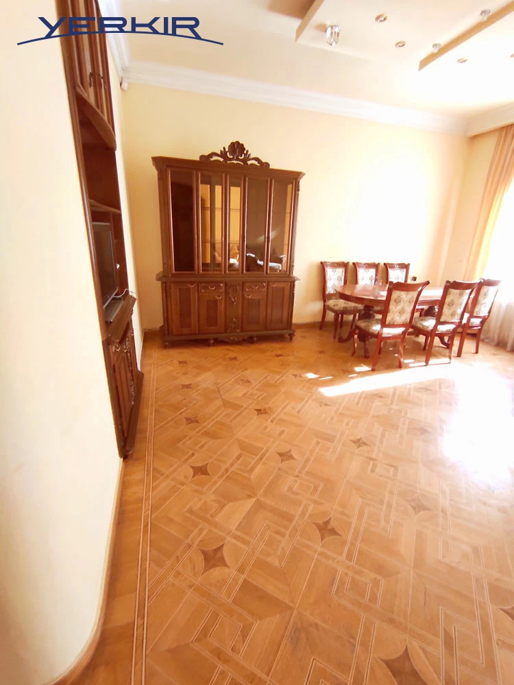 Apartments Code: 4+405729