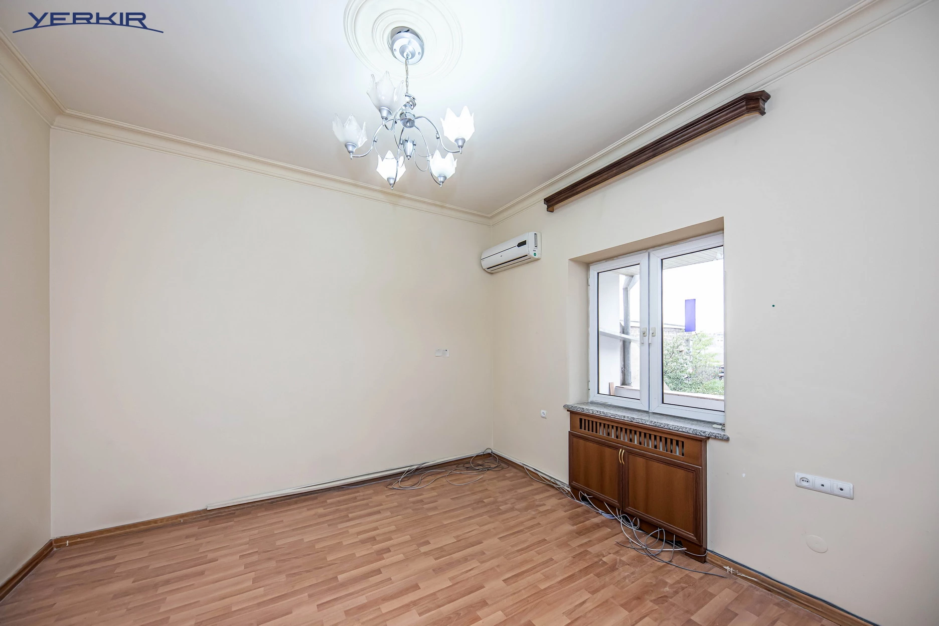 Houses Code: 3+513404