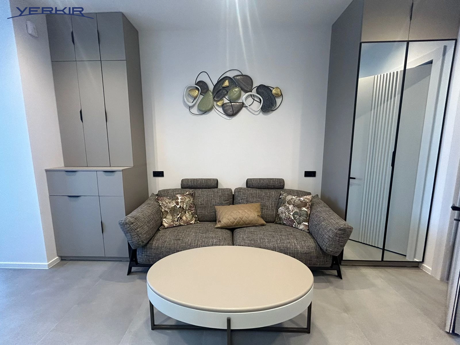 Apartments Code: 9+1885476