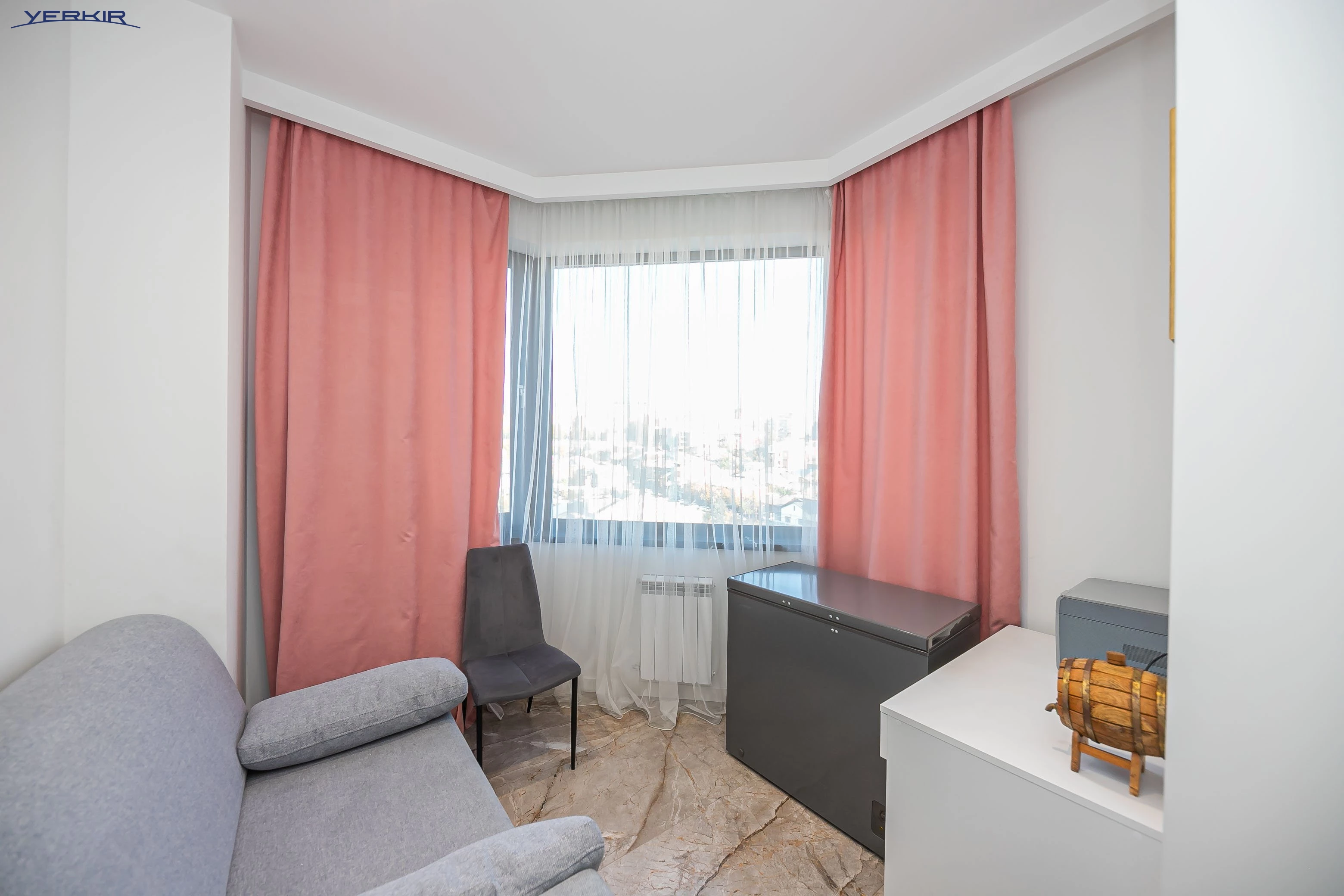 Apartments Code: 9+420819