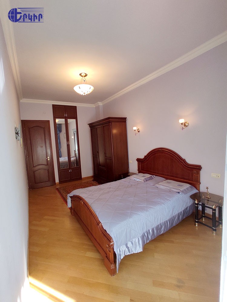 Բնակարաններ Կոդ` 8+300131