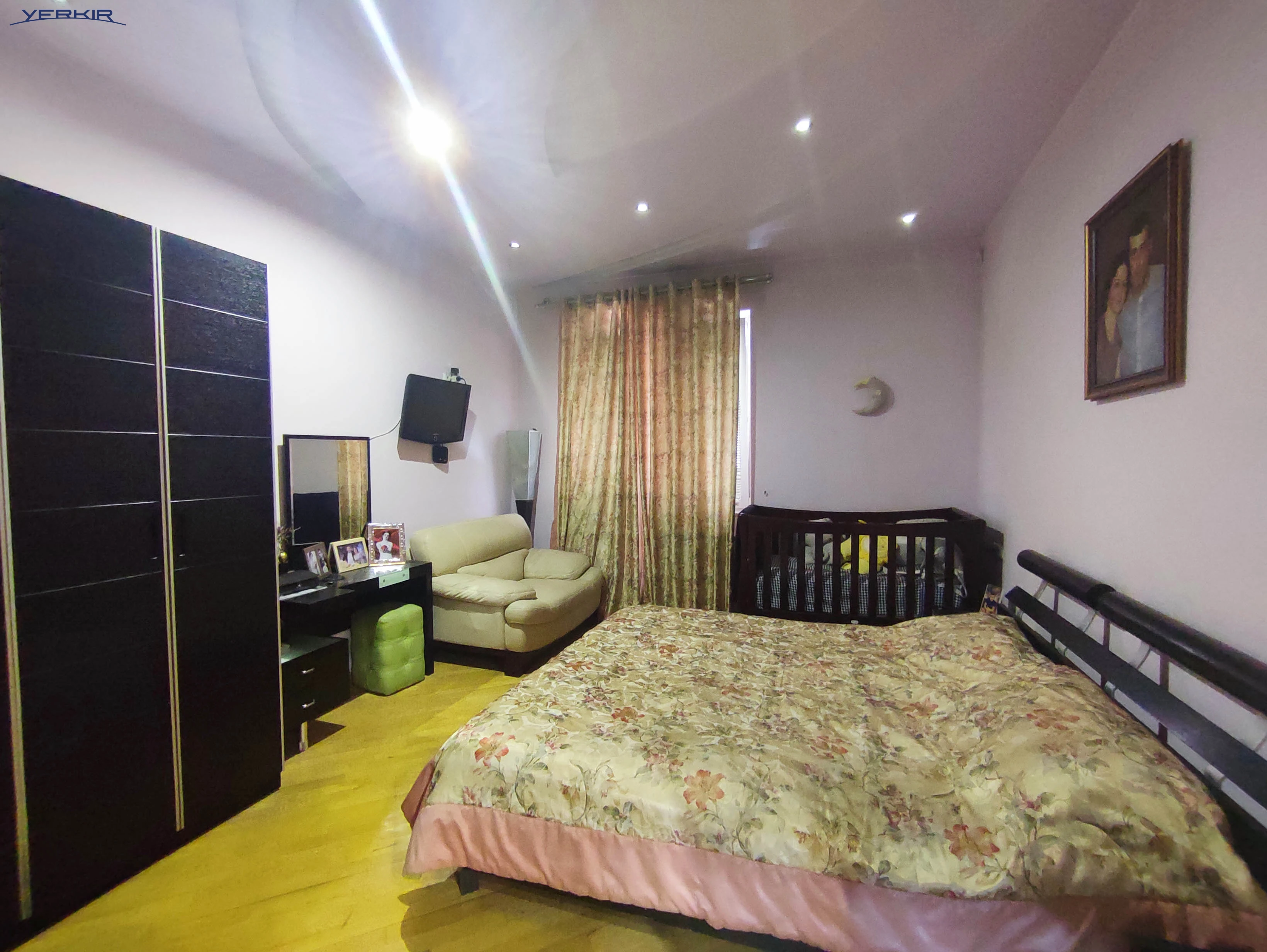 Apartments Code: 9+412677