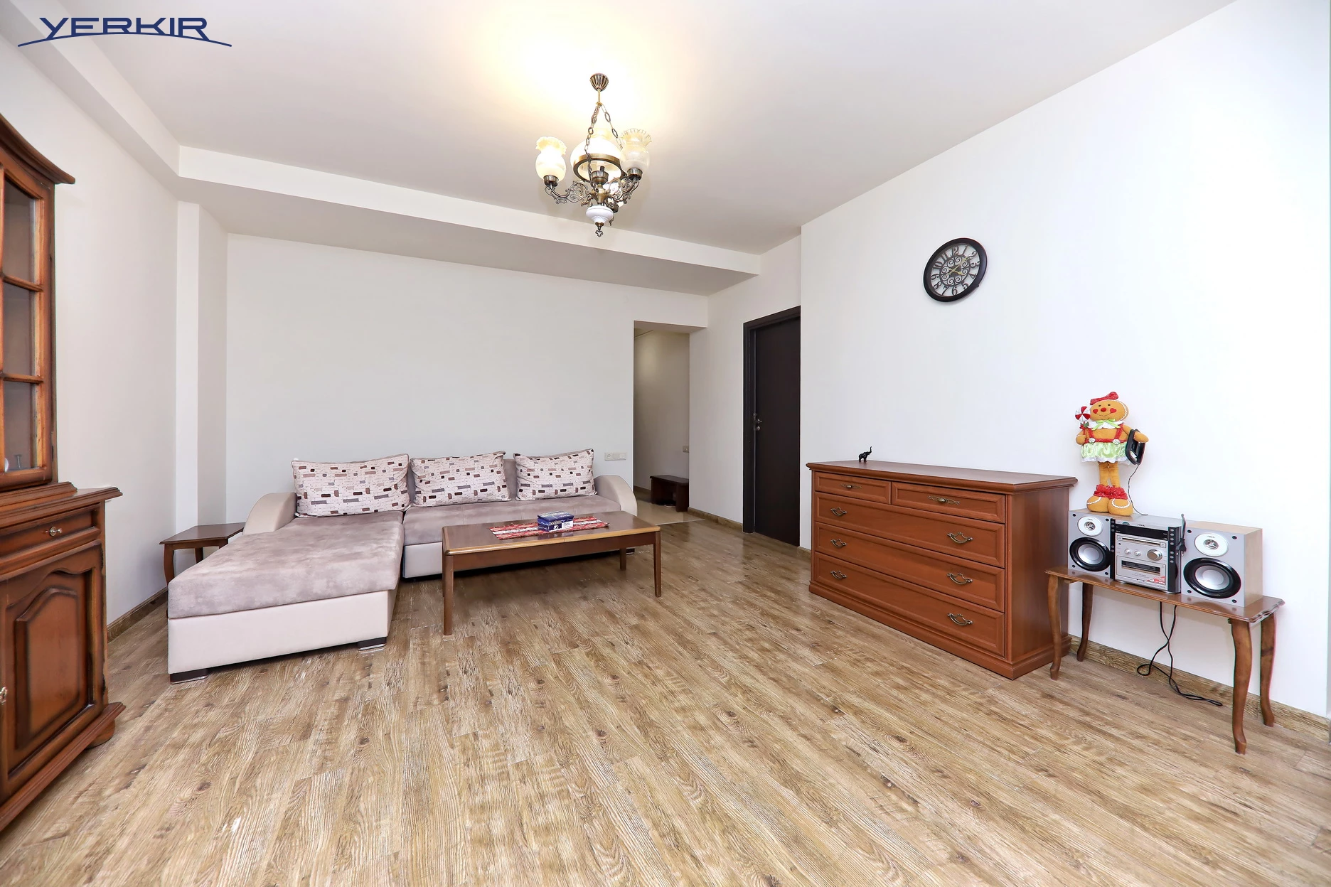 Բնակարաններ Կոդ` 5+207405