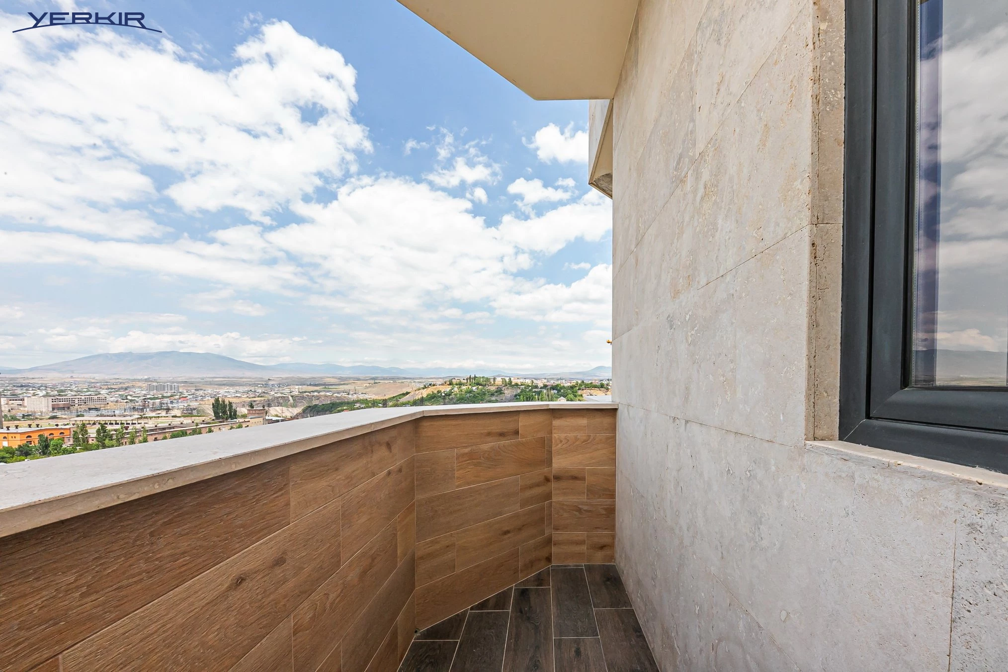 Բնակարաններ Կոդ` 3+304589