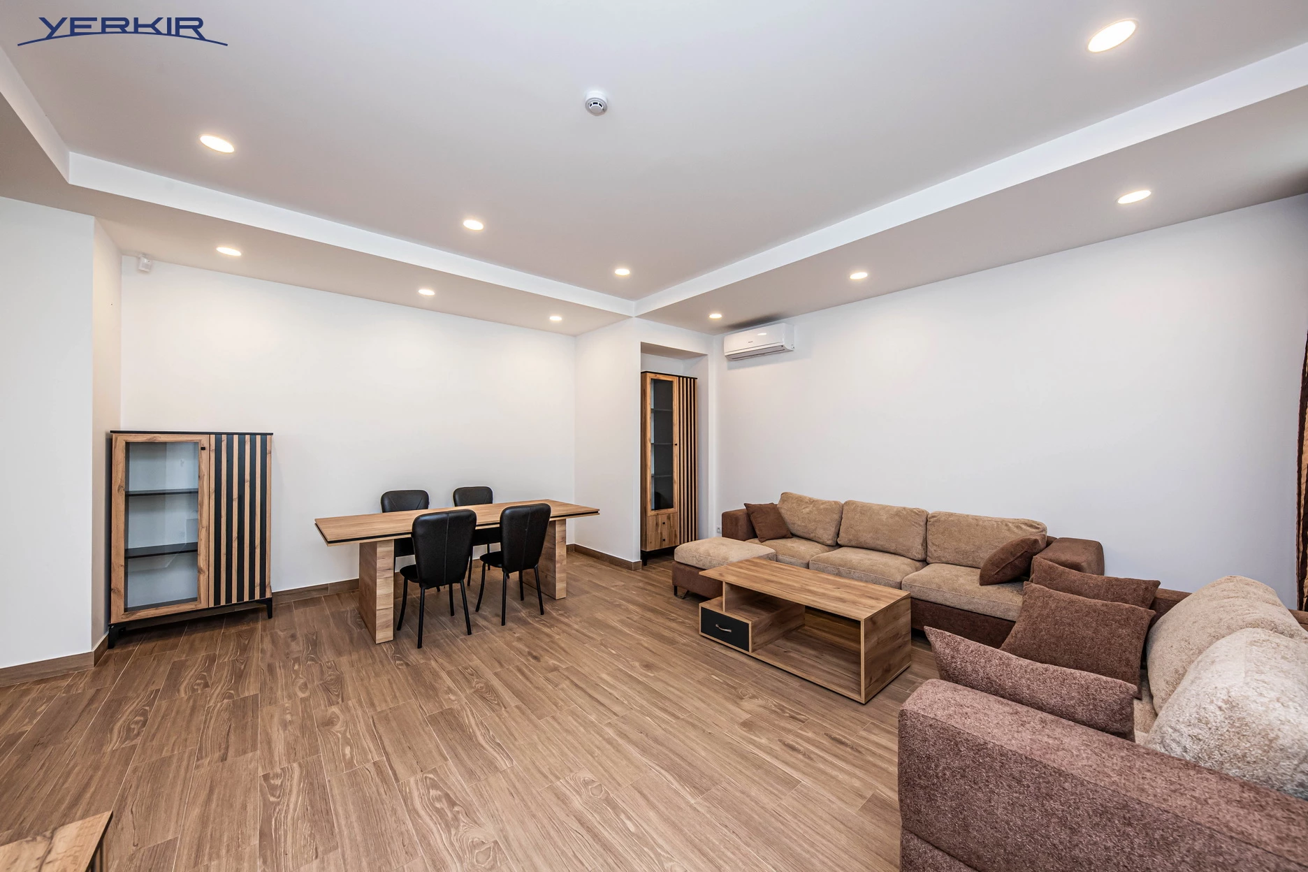 Առանձնատներ Կոդ` 5+513738