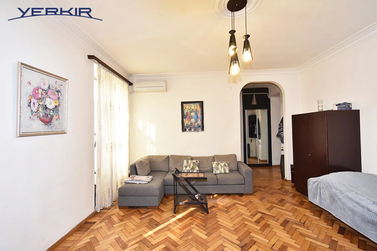 Apartments Code: 5+116434