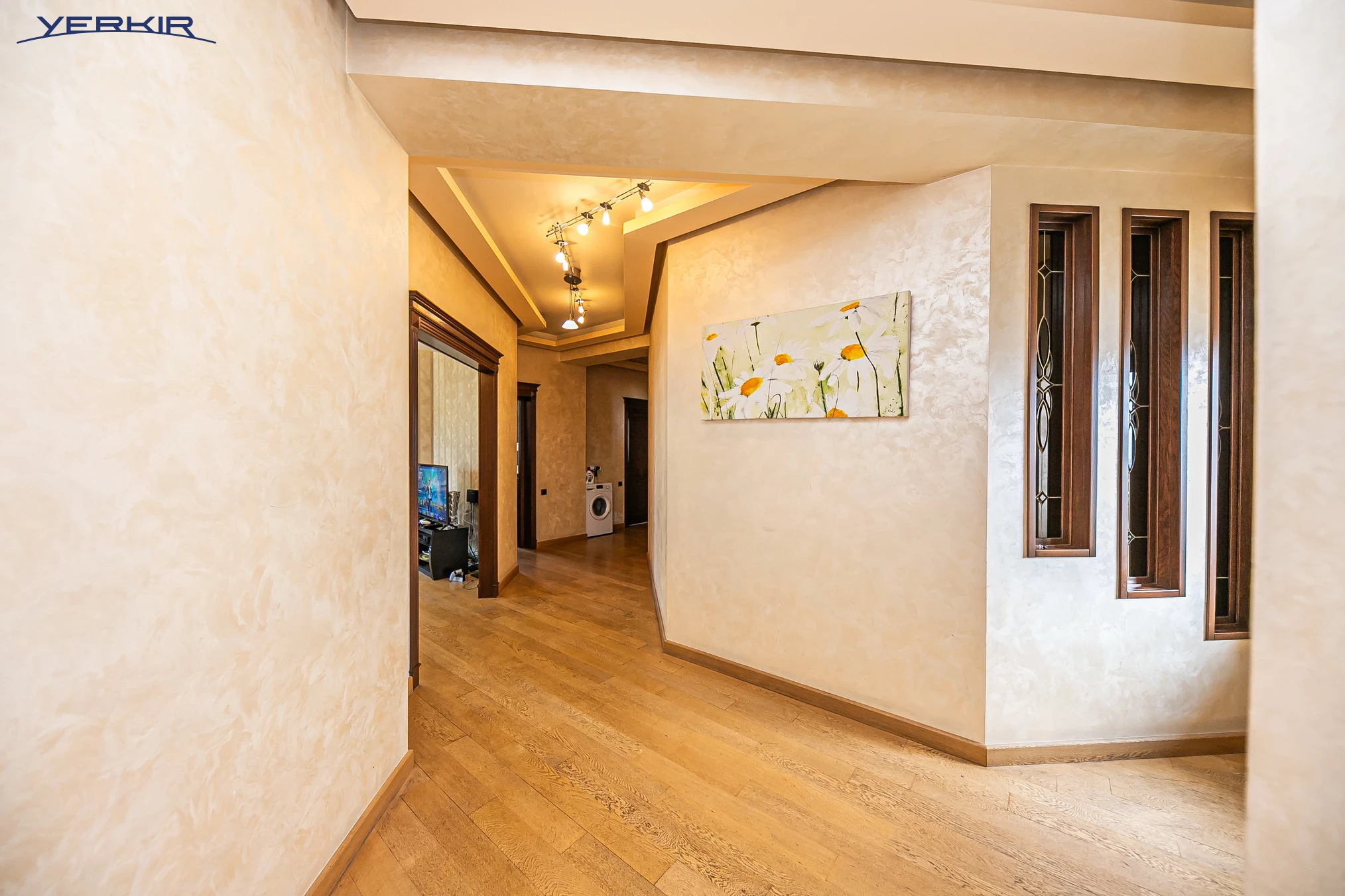 Apartments Code: 10+418702