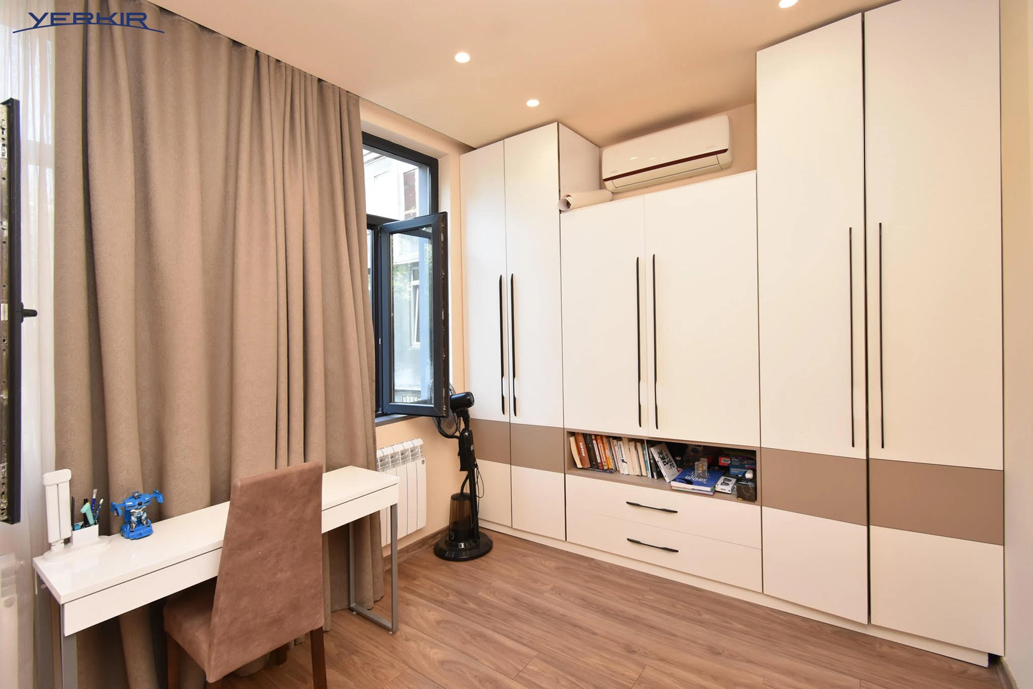 Apartments Code: 1+4867952