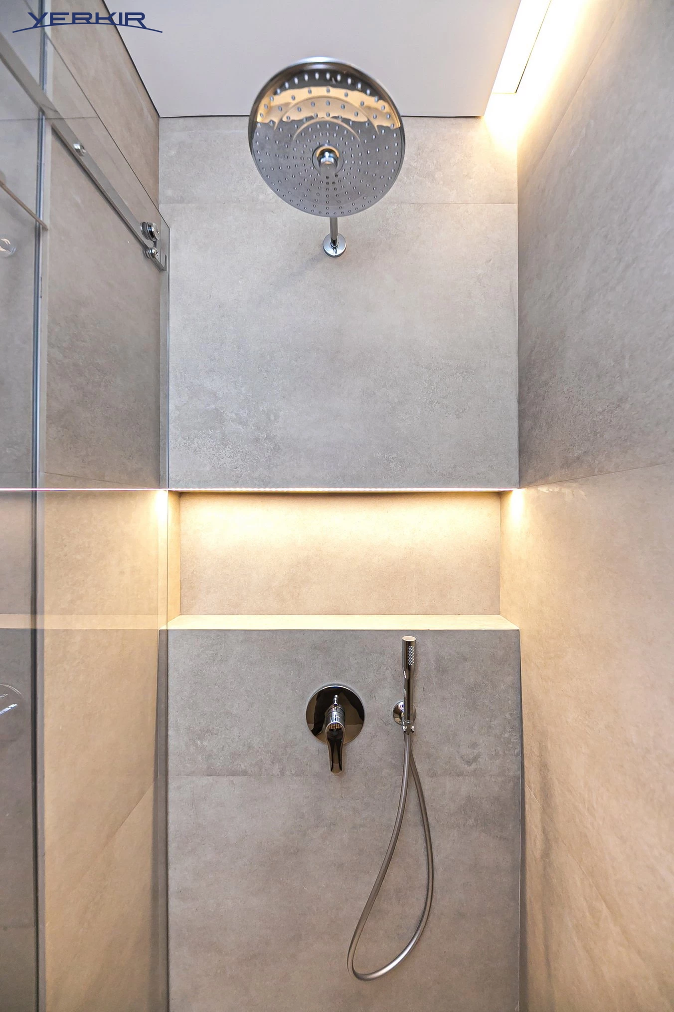 Apartments Code: 9+319324