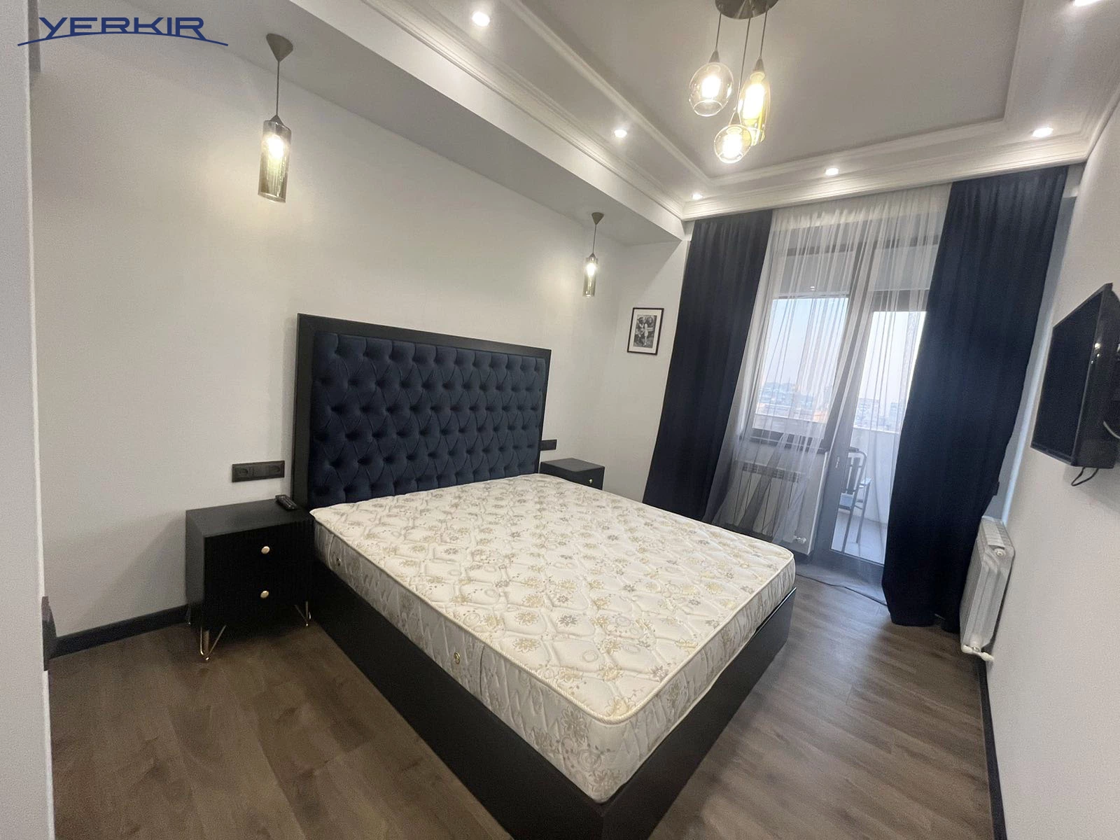 Apartments Code: 5+2400348