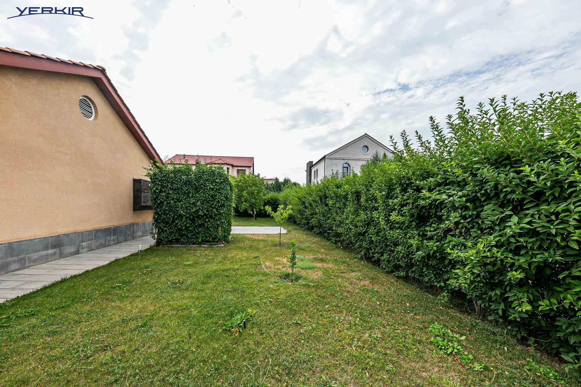 Առանձնատներ Կոդ` 5+519027