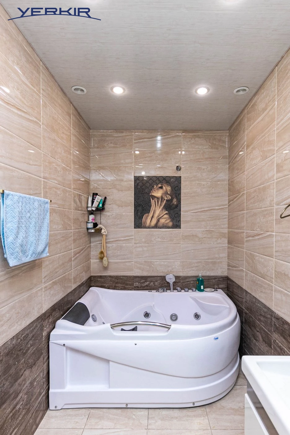 Apartments Code: 9+3558715