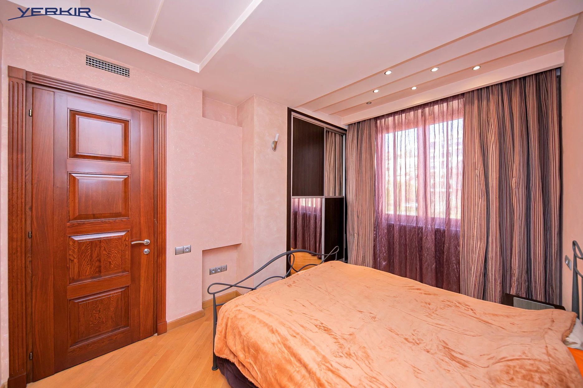 Apartments Code: 1+416145