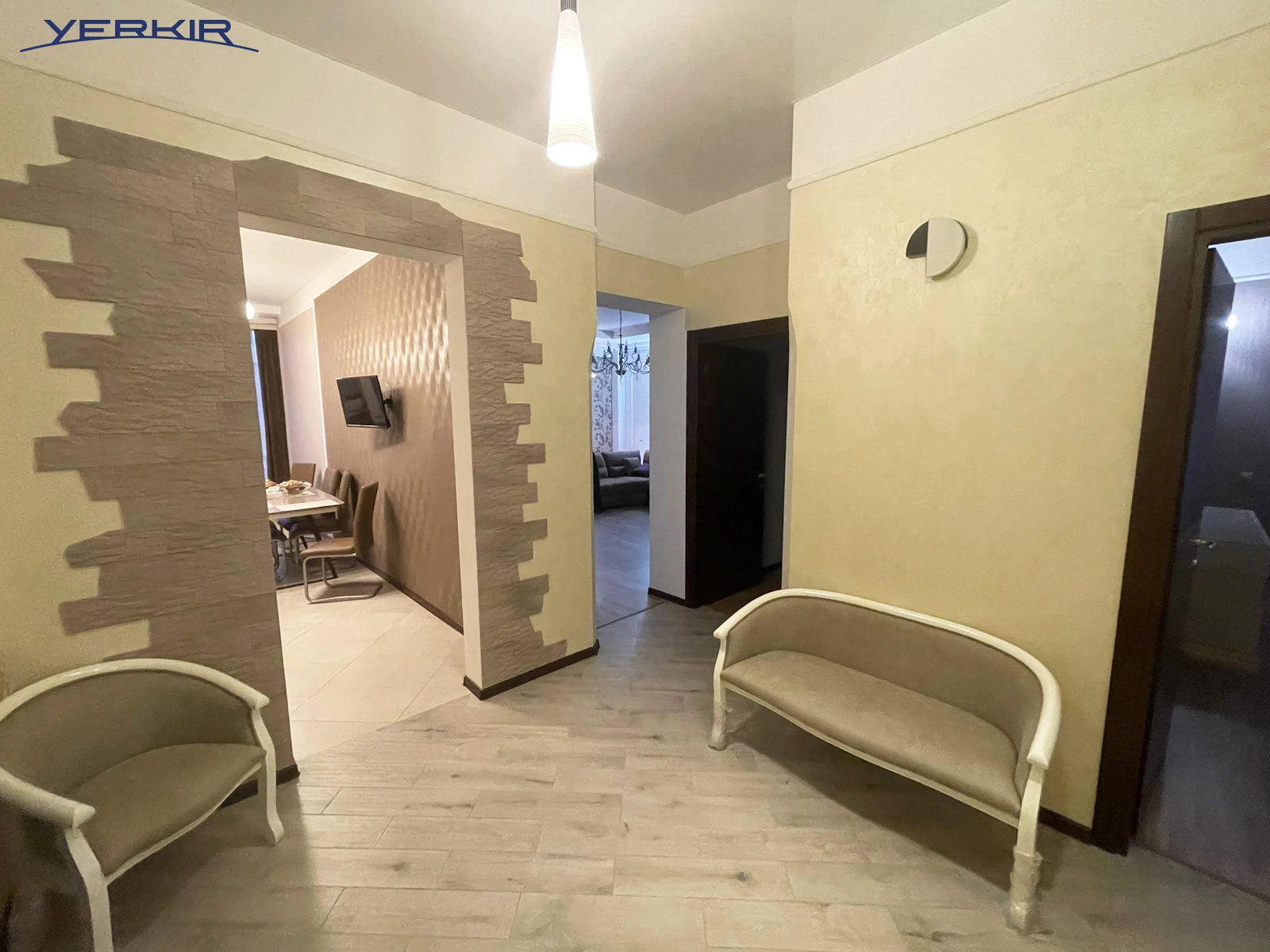 Բնակարաններ Կոդ` 5+313526