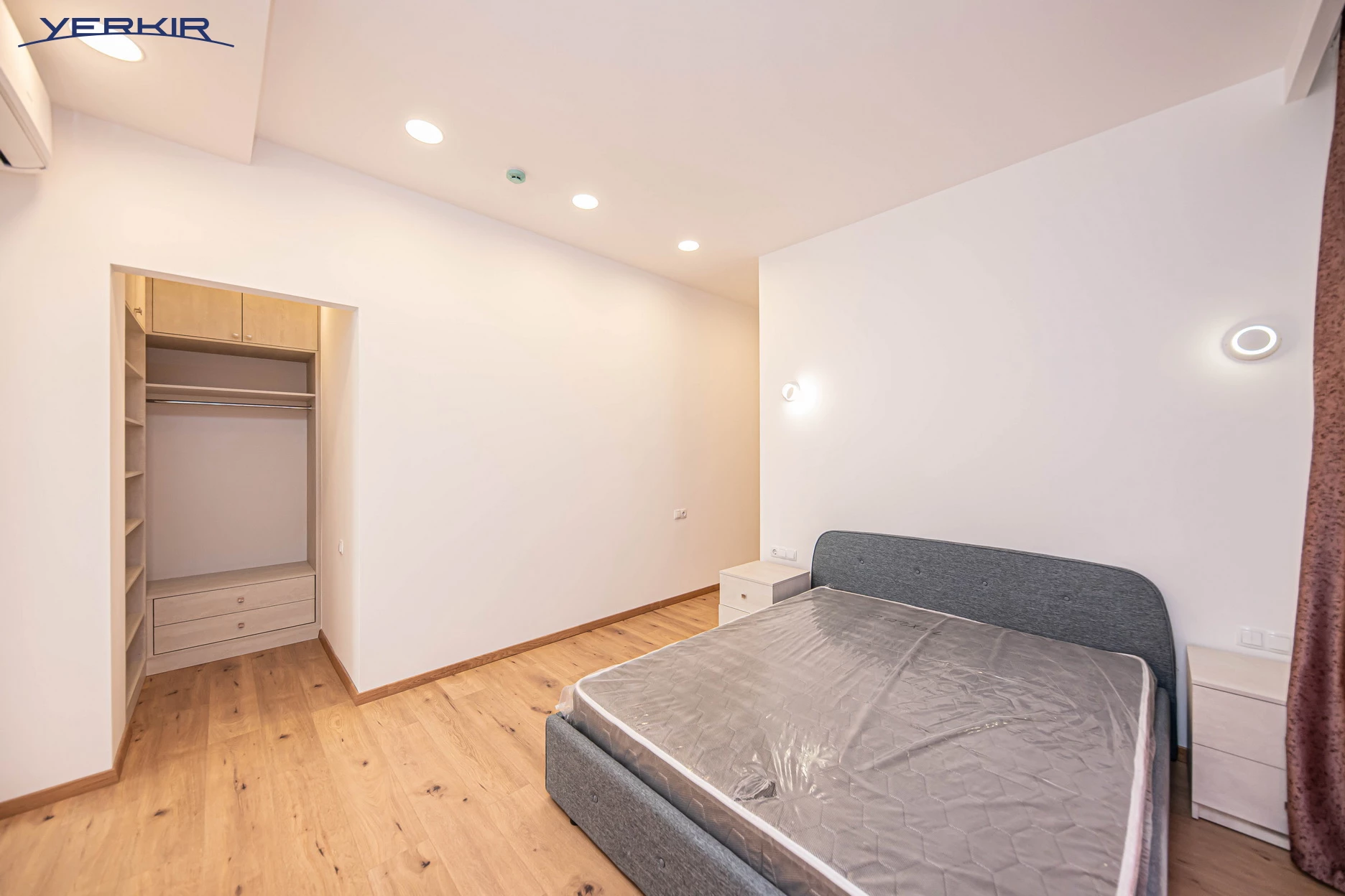 Առանձնատներ Կոդ` 5+513739