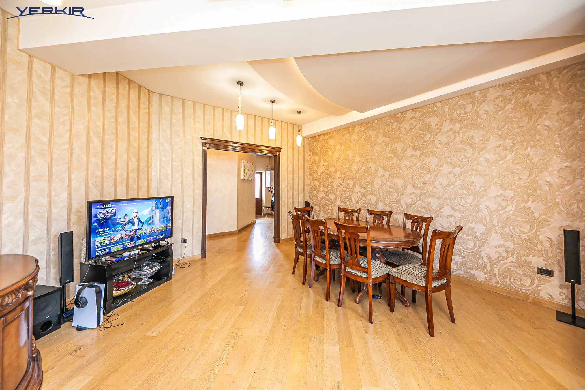 Apartments Code: 10+418702