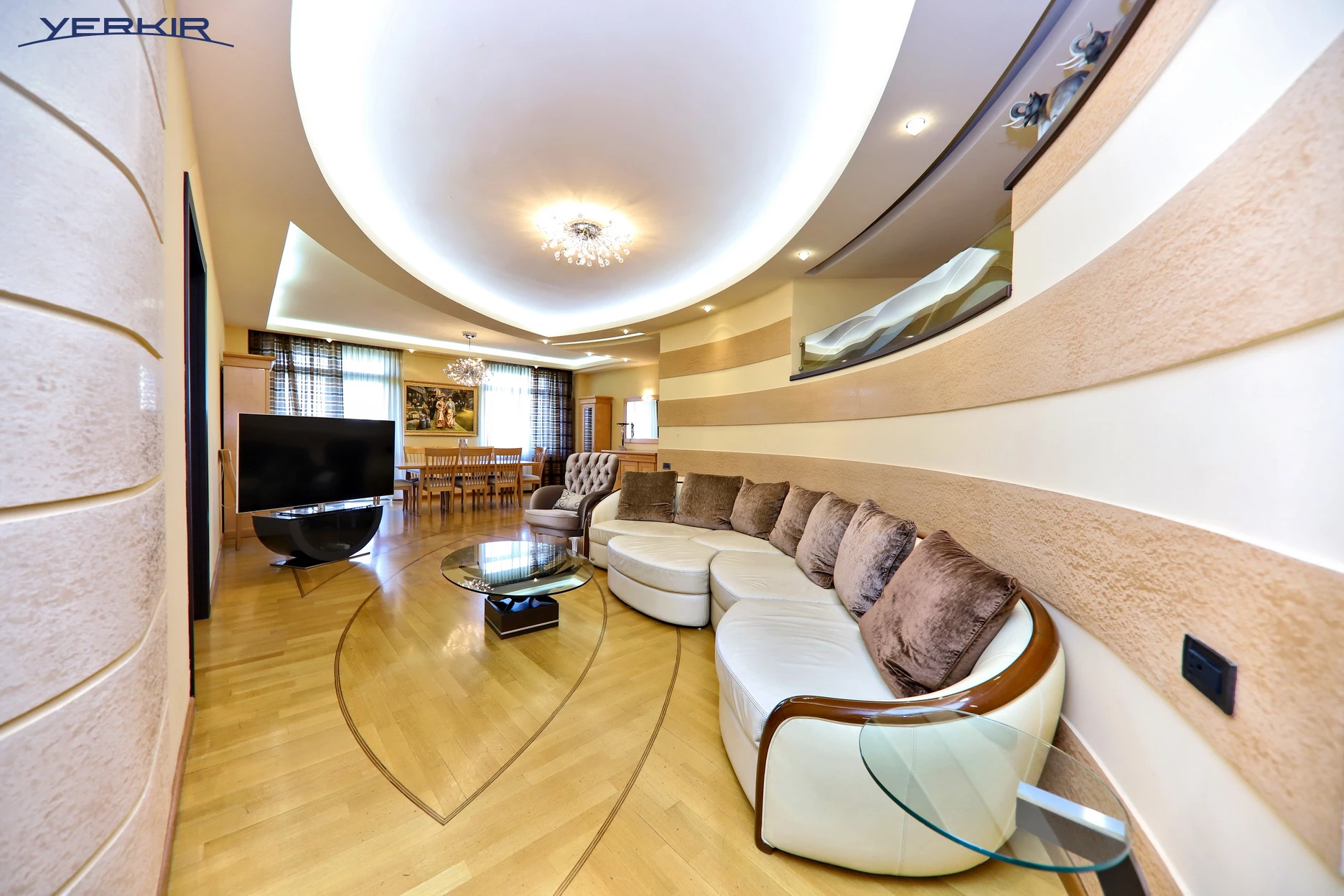 Apartments Code: 1+8347796