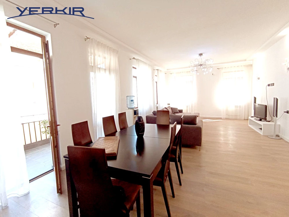 Apartments Code: 10+405450