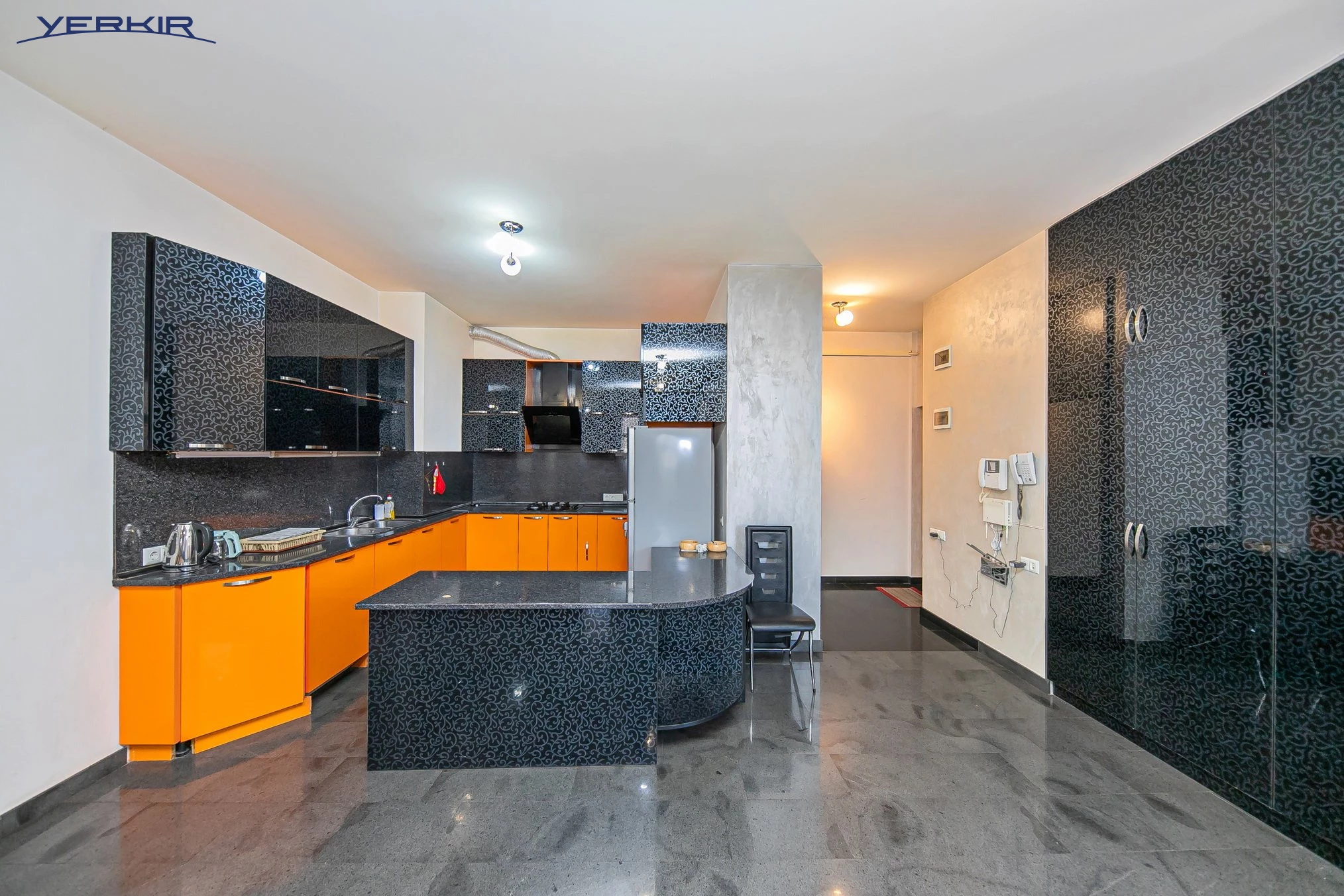 Apartments Code: 9+317422