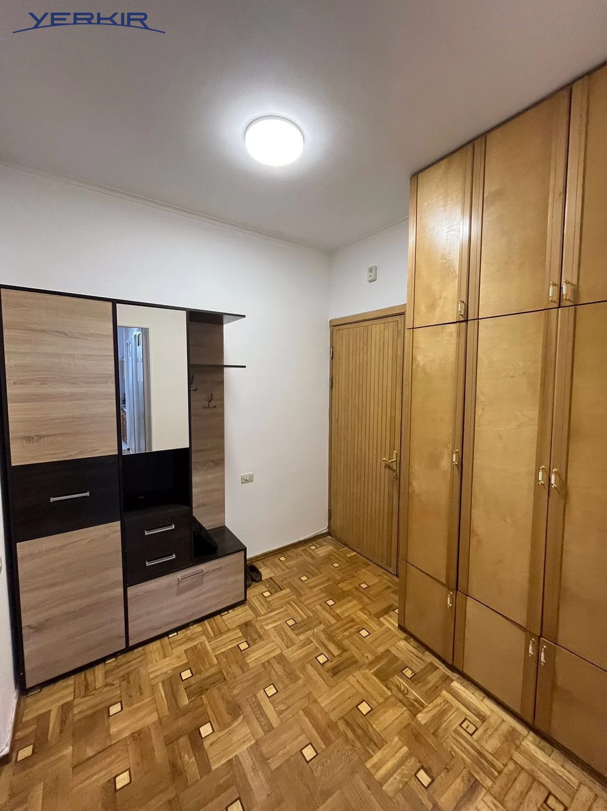 Բնակարաններ Կոդ` 8+217401