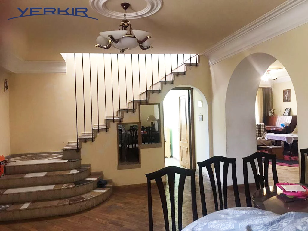 Առանձնատներ Կոդ` 5+50093