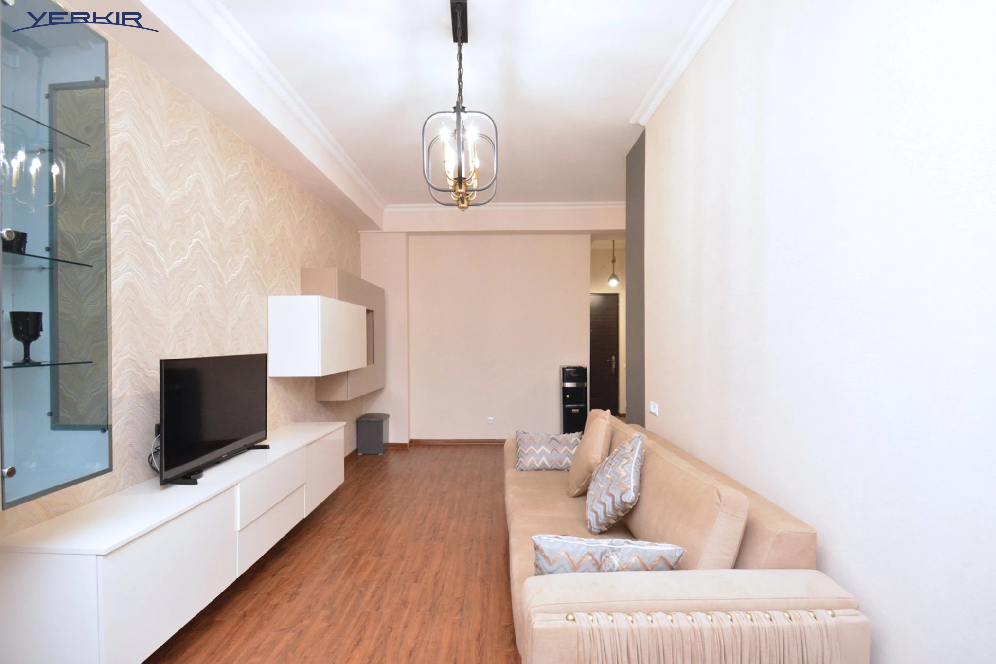 Apartments Code: 9+218265