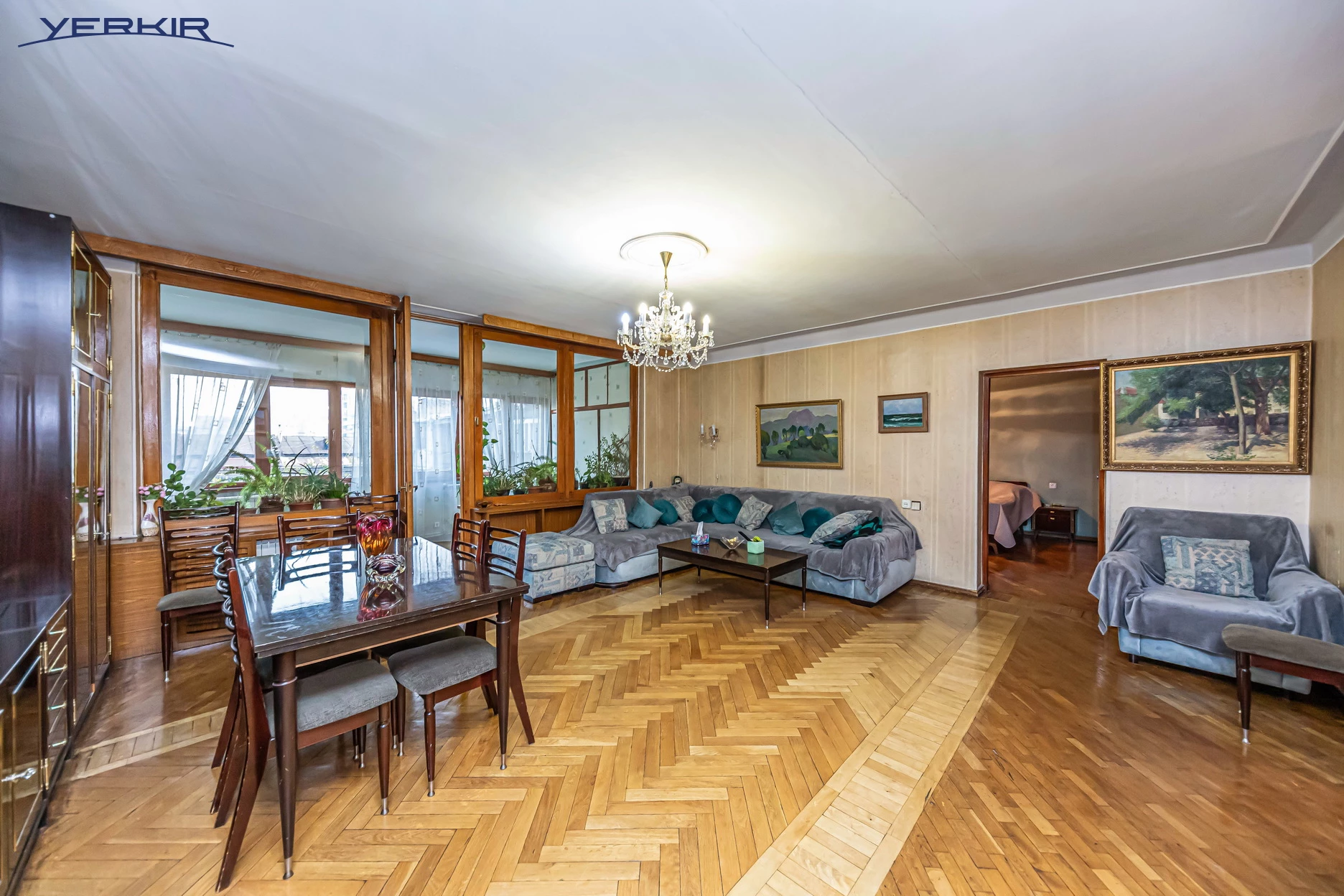 Apartments Code: 5+3349843