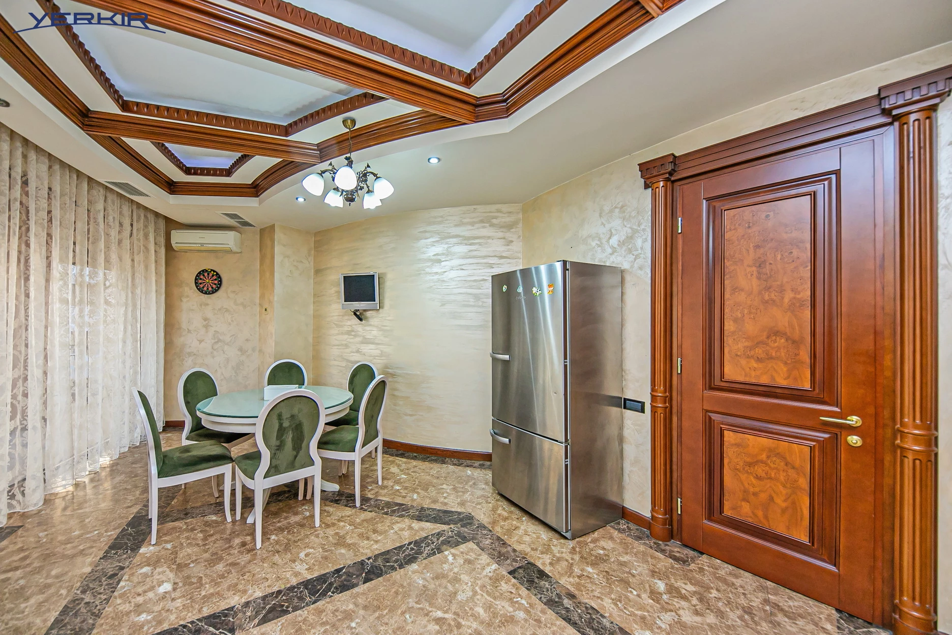 Apartments Code: 5+418185