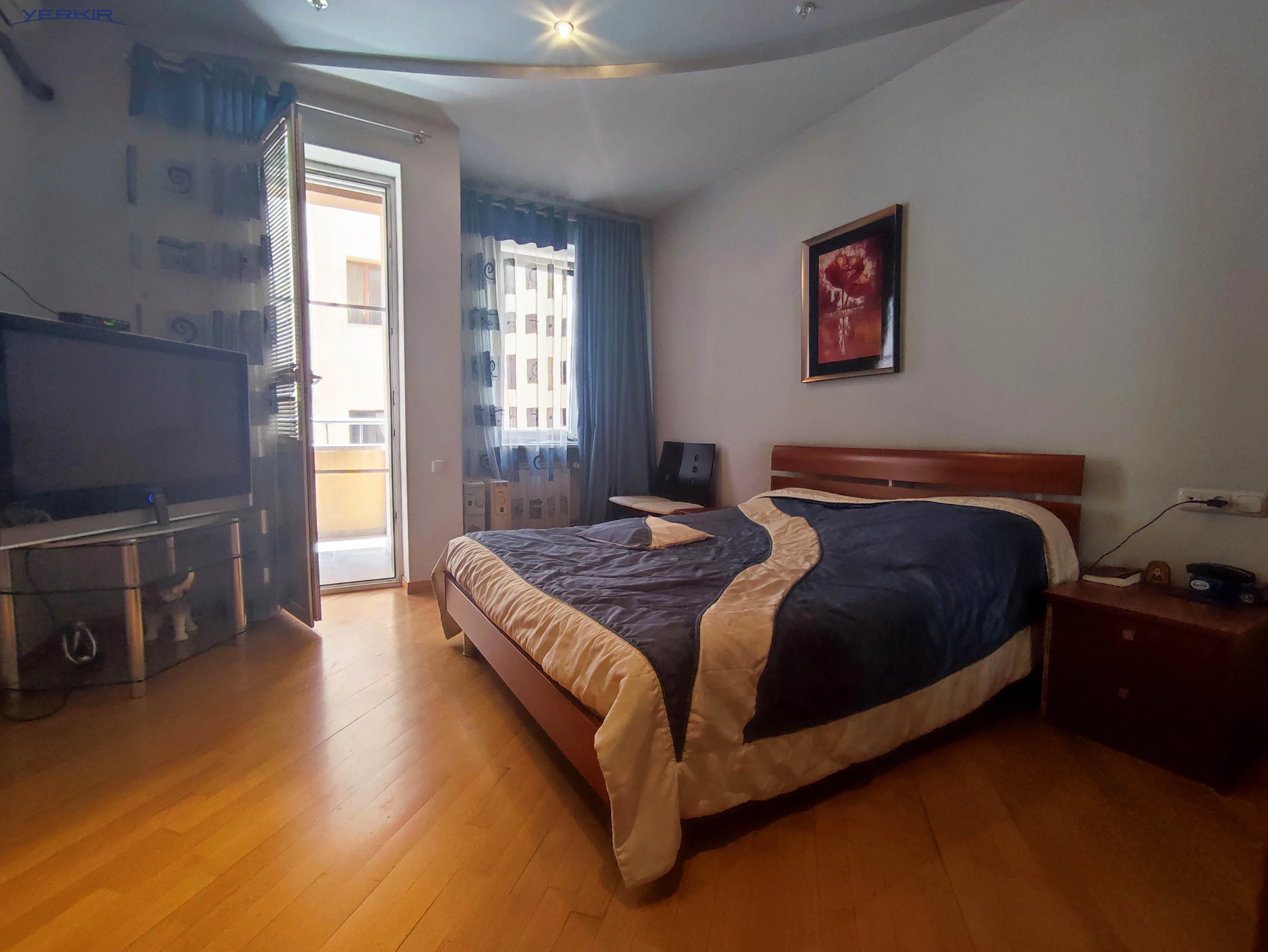 Apartments Code: 9+412677