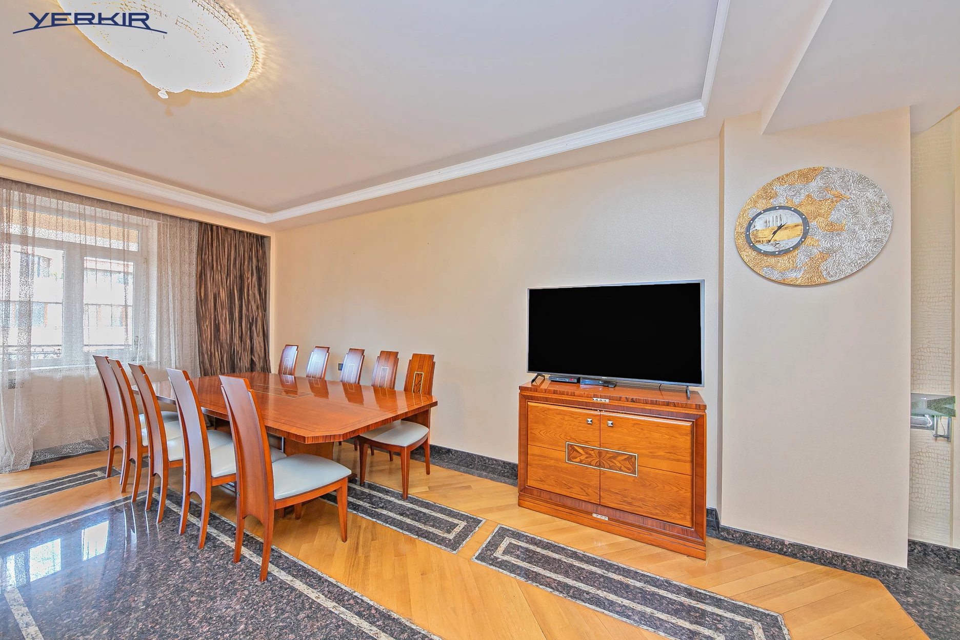 Apartments Code: 5+317840