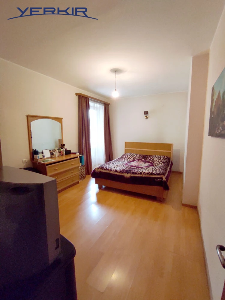 Apartments Code: 9+307639