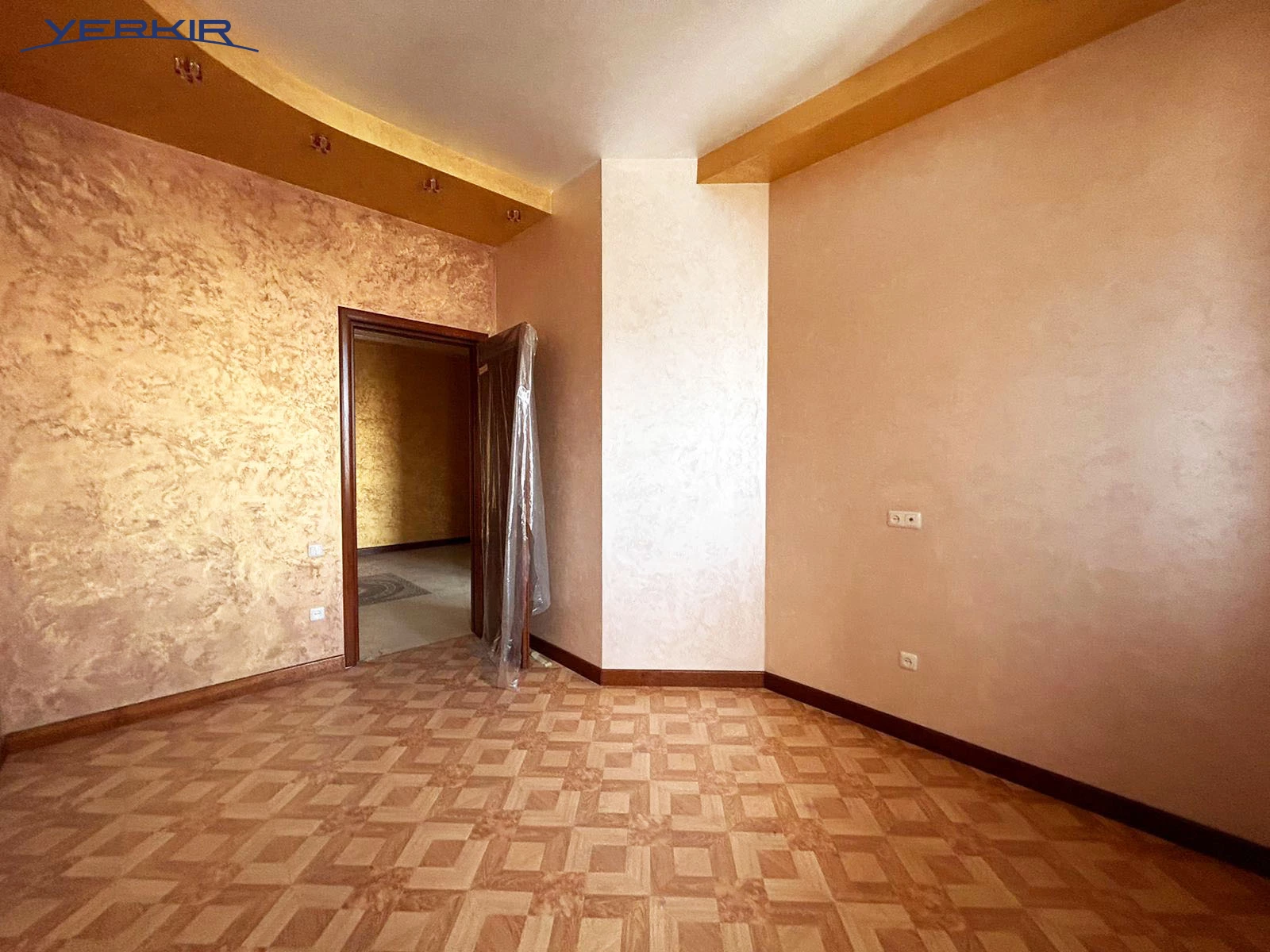 Բնակարաններ Կոդ` 5+317259