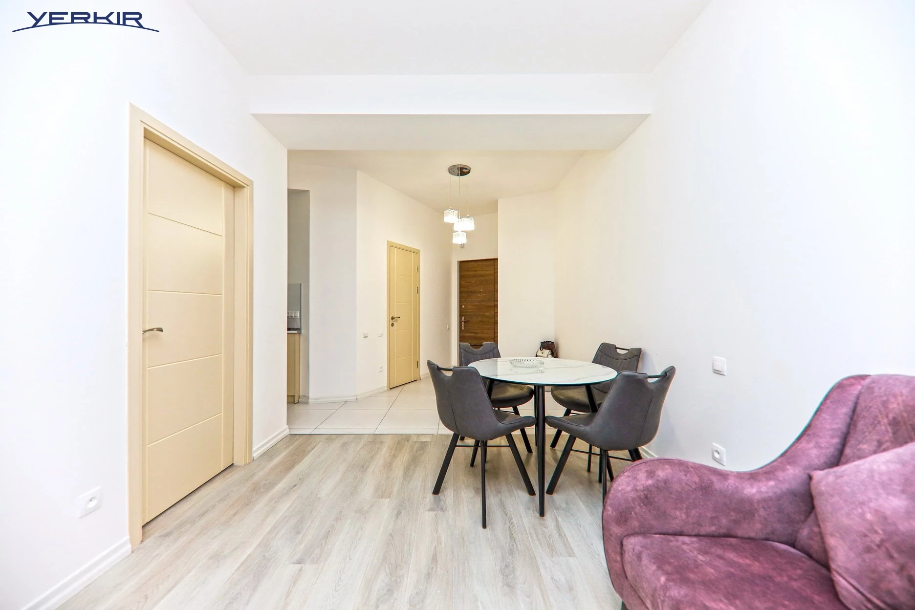 Apartments Code: 9+213054