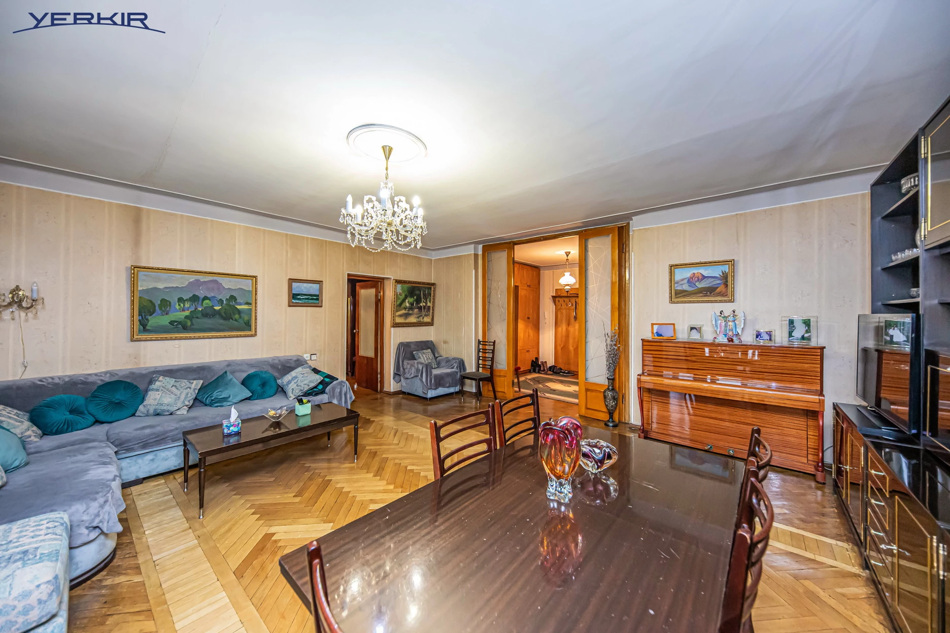 Apartments Code: 5+3349843