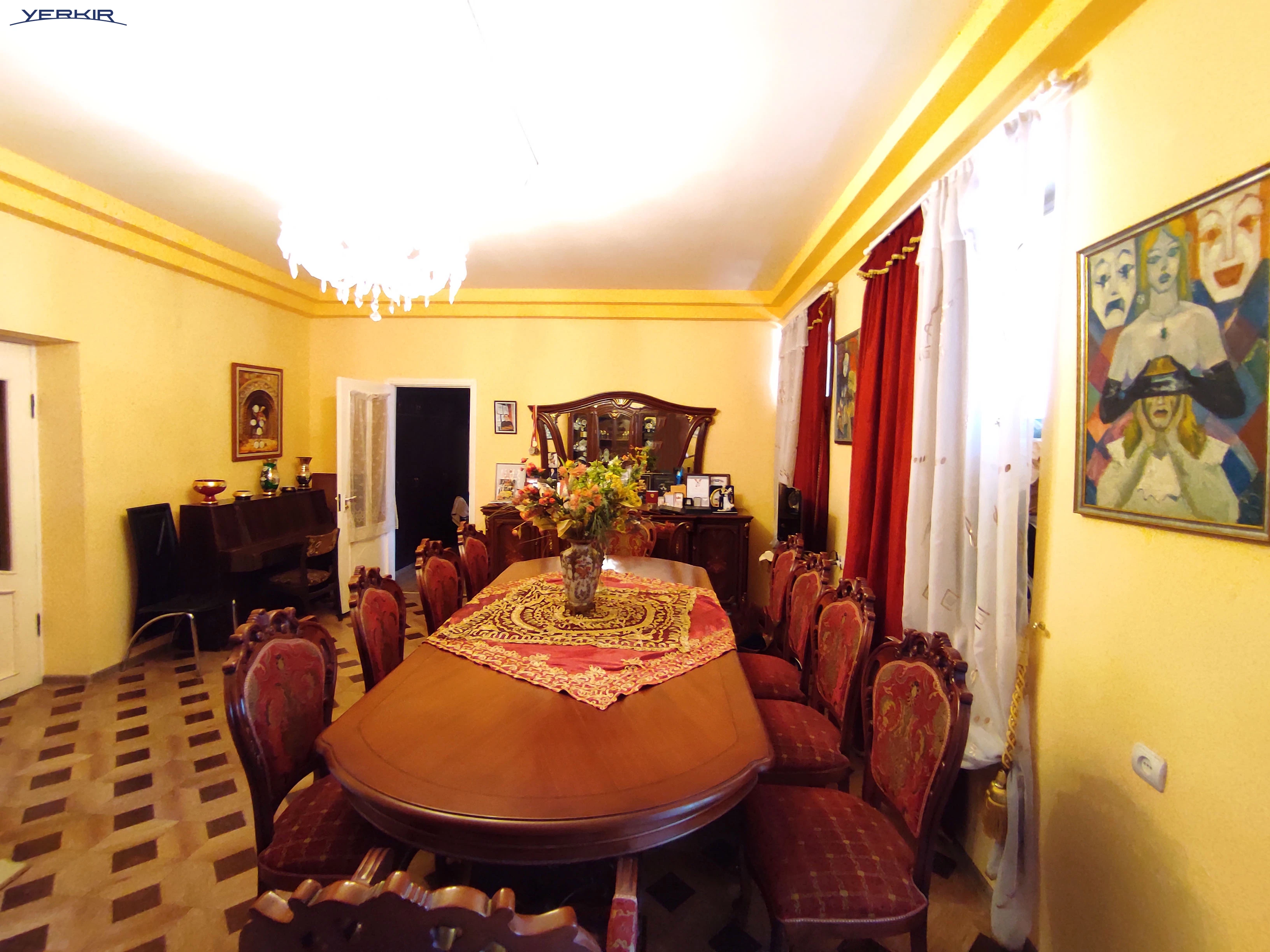 Apartments Code: 5+418055