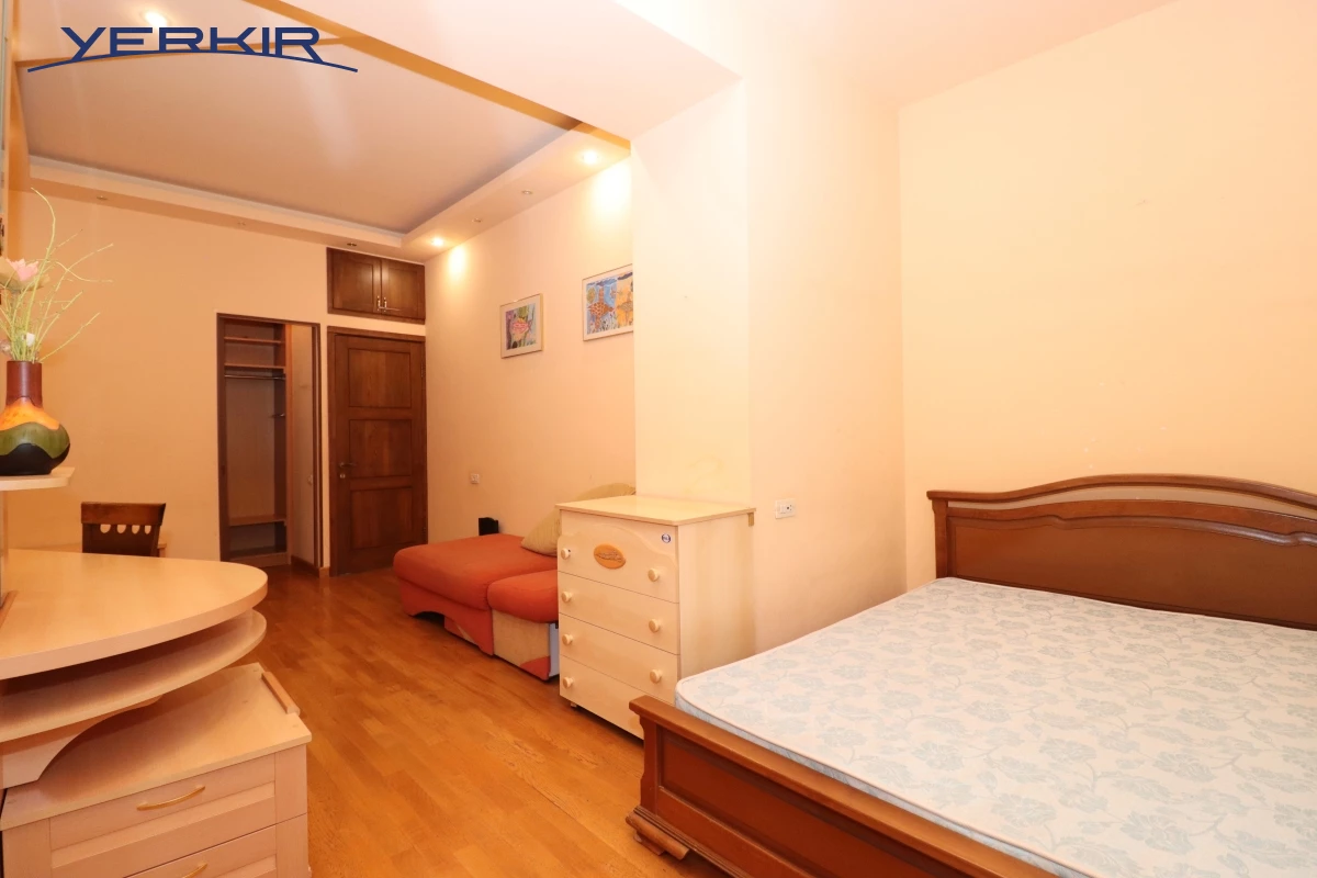 Բնակարաններ Կոդ` 9+318144