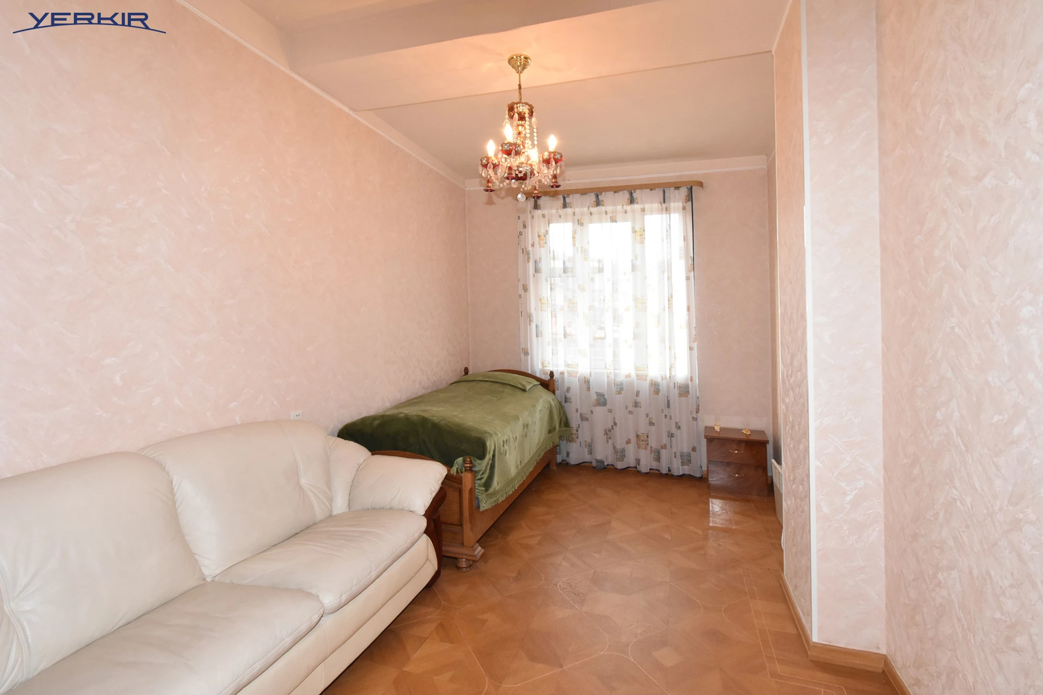 Բնակարաններ Կոդ` 5+821260