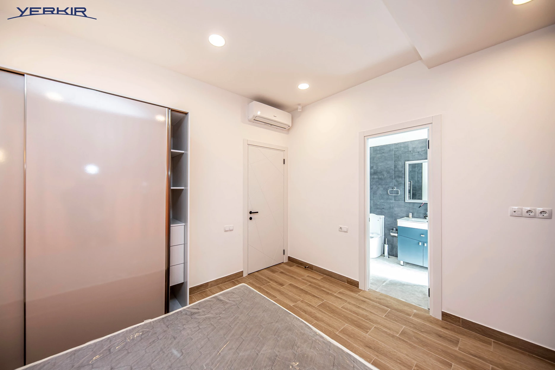 Առանձնատներ Կոդ` 5+513741