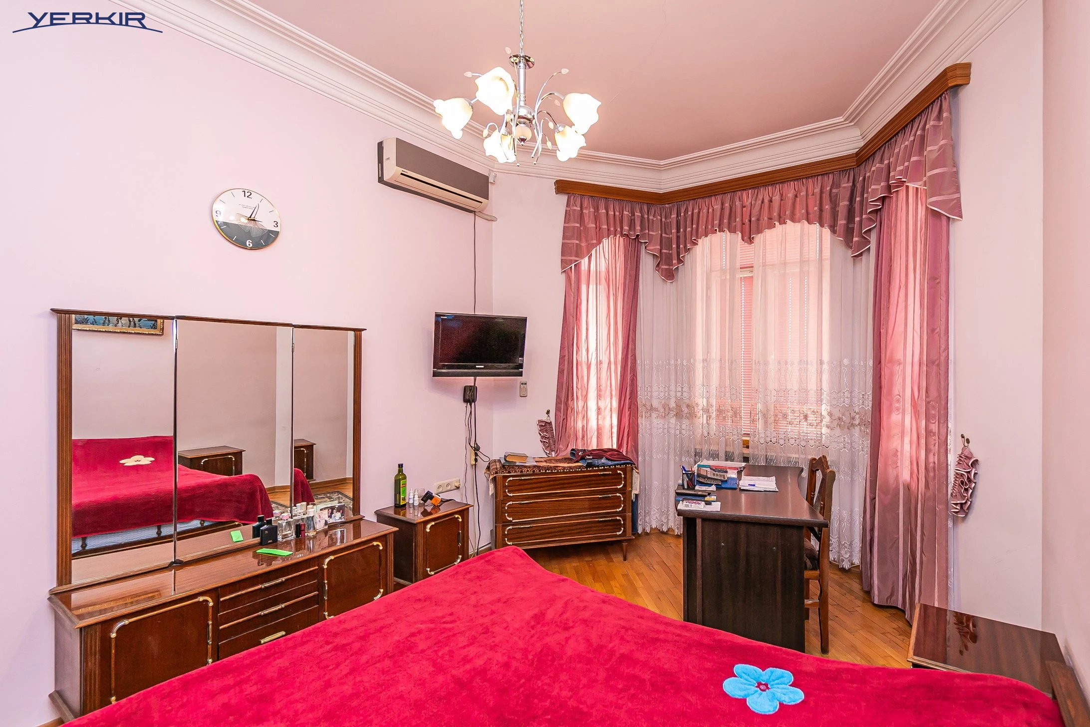 Առանձնատներ Կոդ` 7+516861