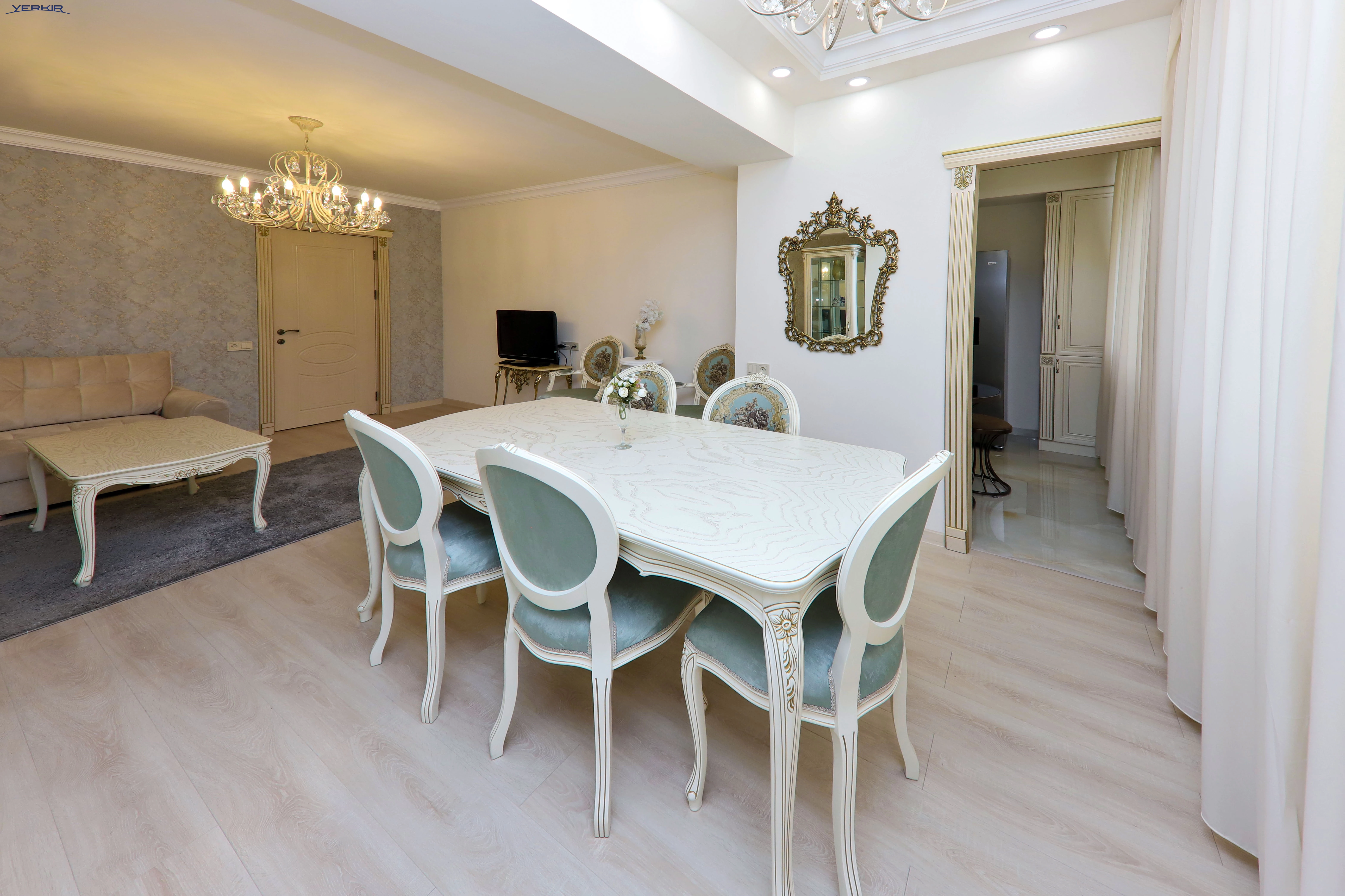 Բնակարաններ Կոդ` 5+310233