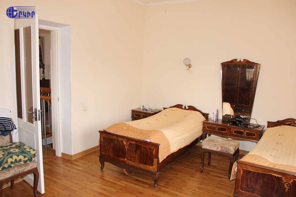 Առանձնատներ Կոդ` 4+50775