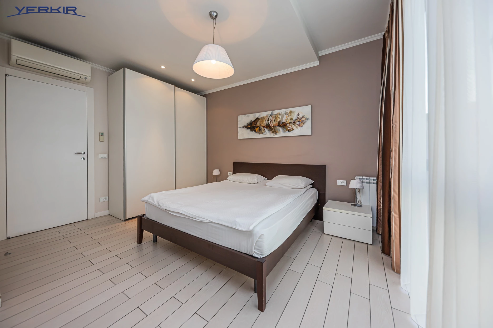 Apartments Code: 5+217211