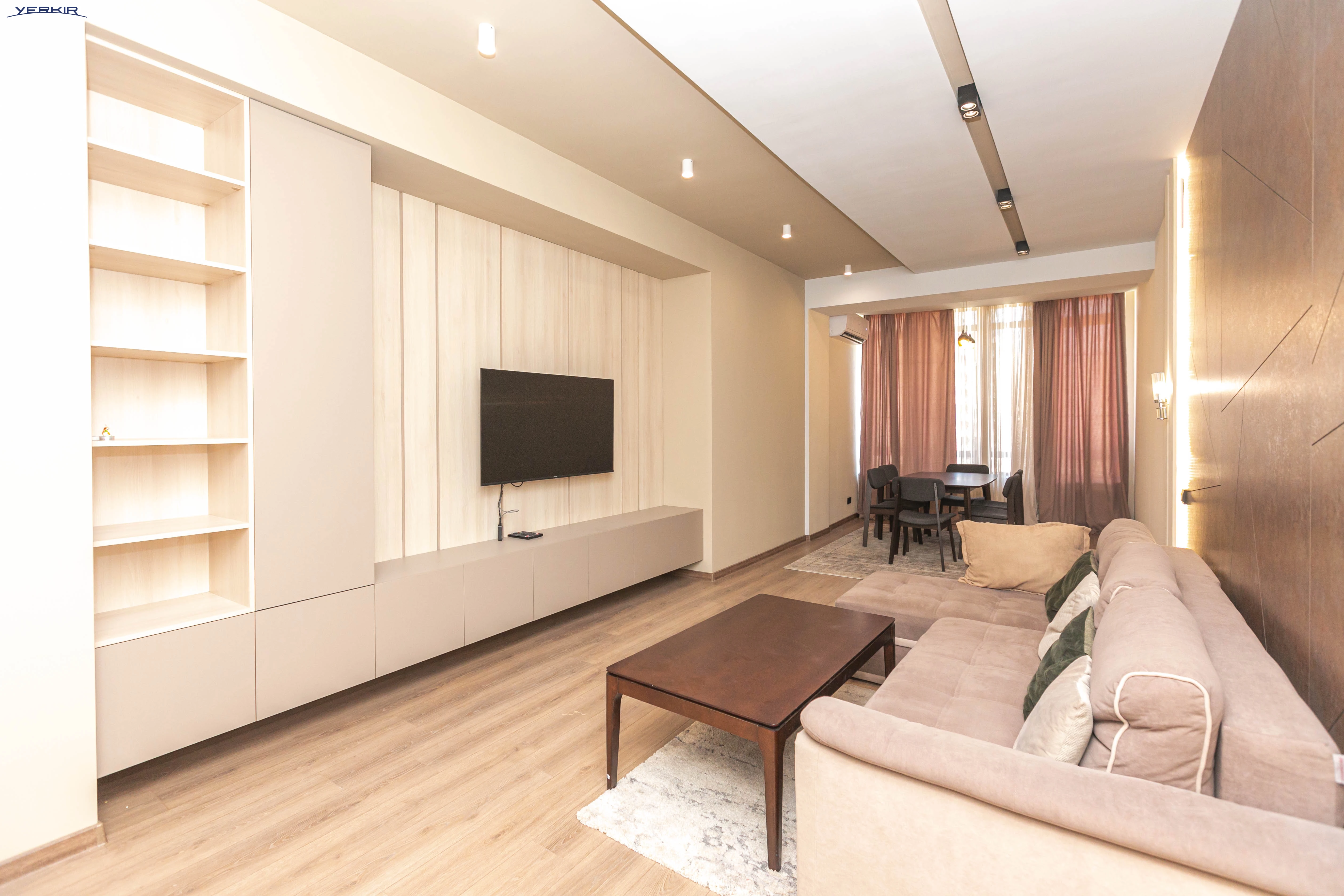 Apartments Code: 10+419408