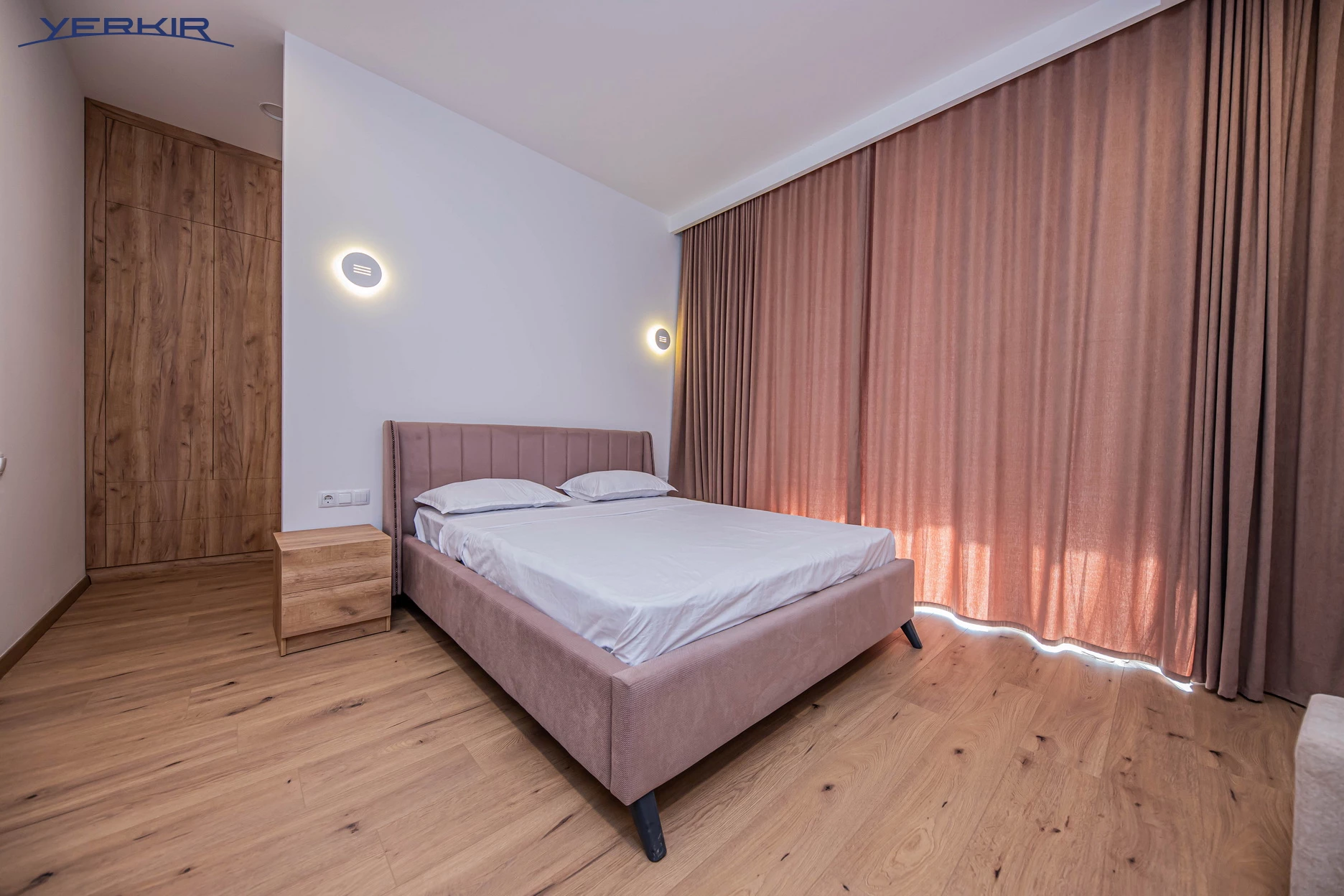 Առանձնատներ Կոդ` 5+513737