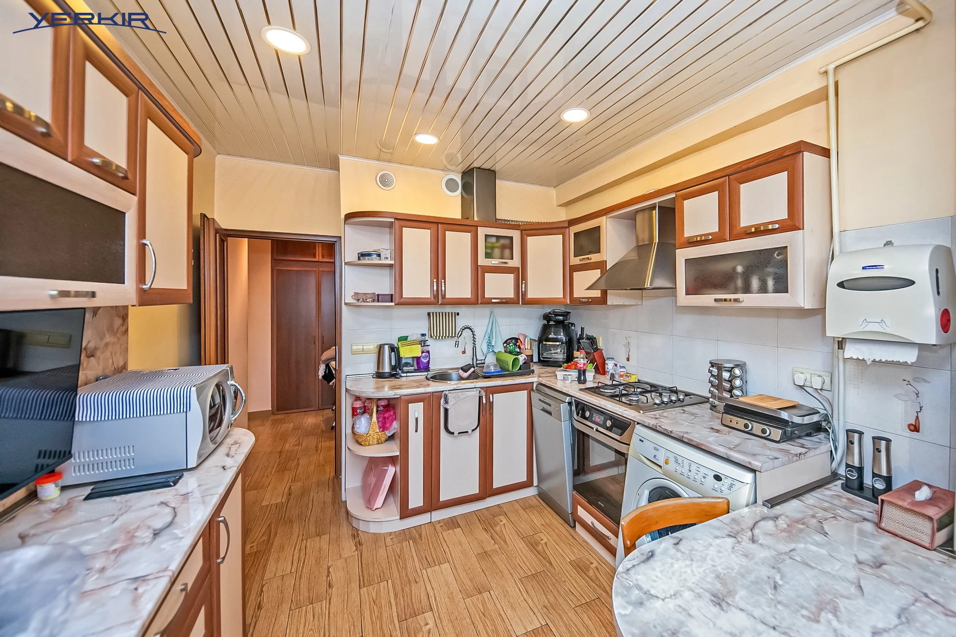 Apartments Code: 3+8334256