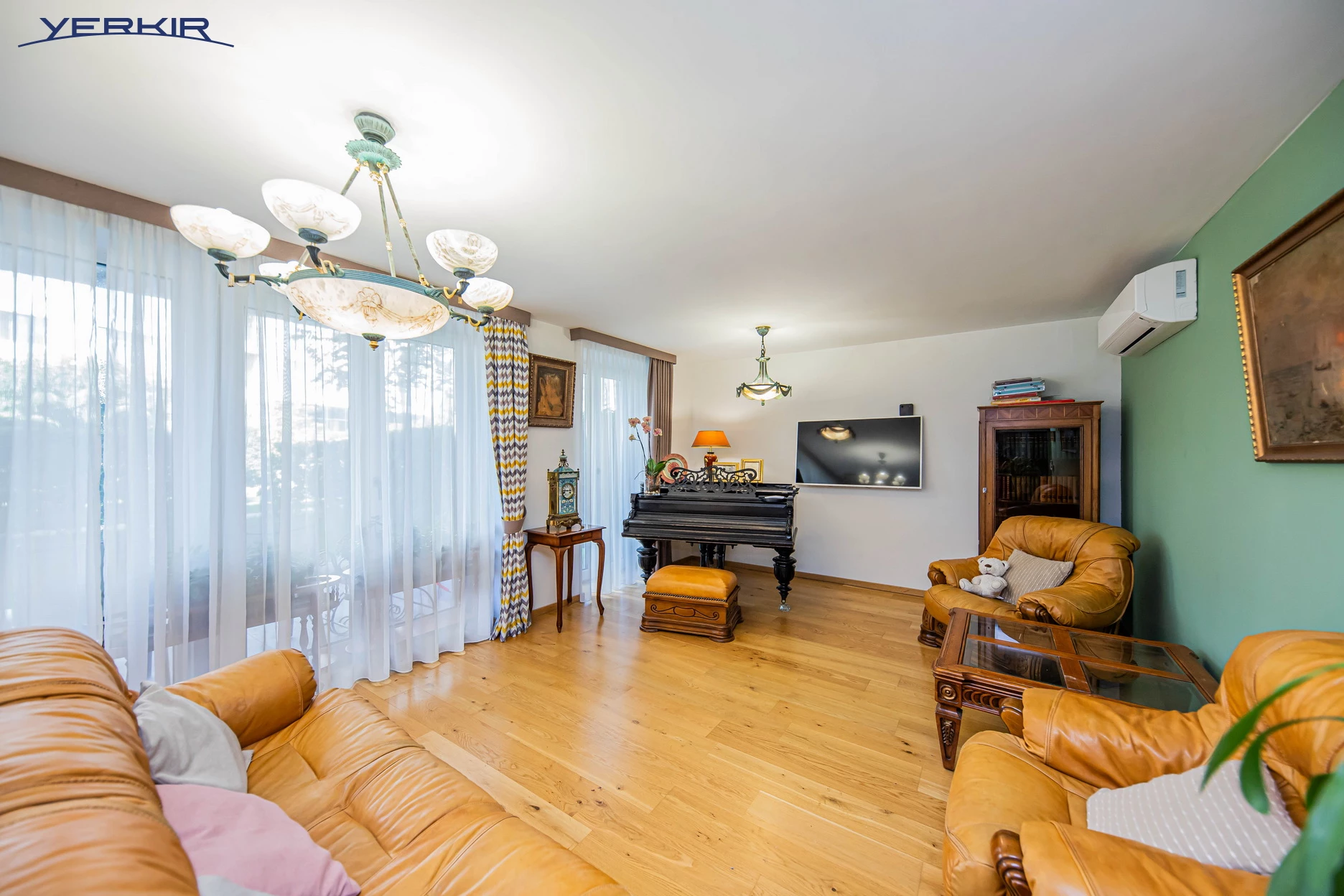 Apartments Code: 10+414072