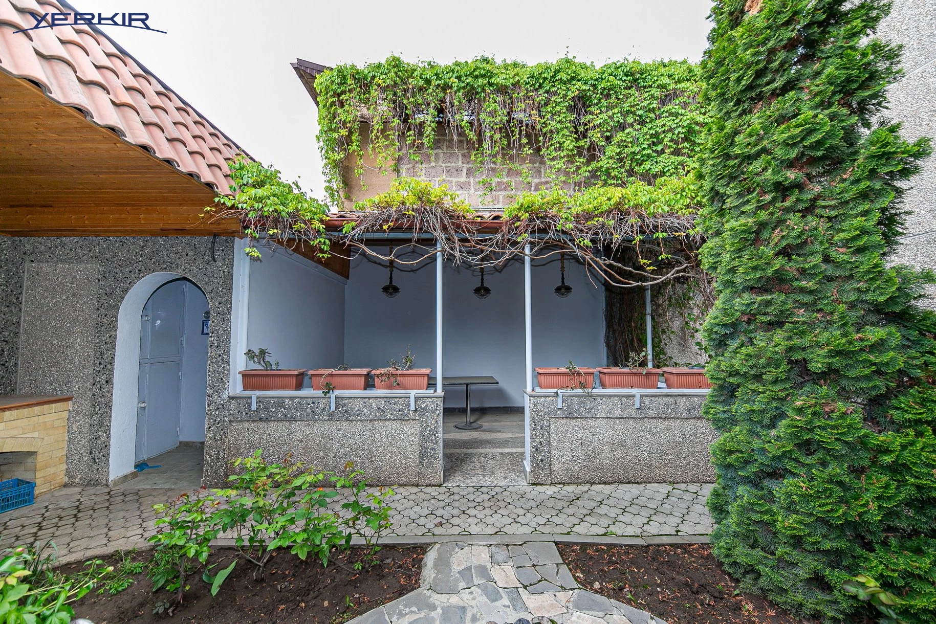 Առանձնատներ Կոդ` 8+517880